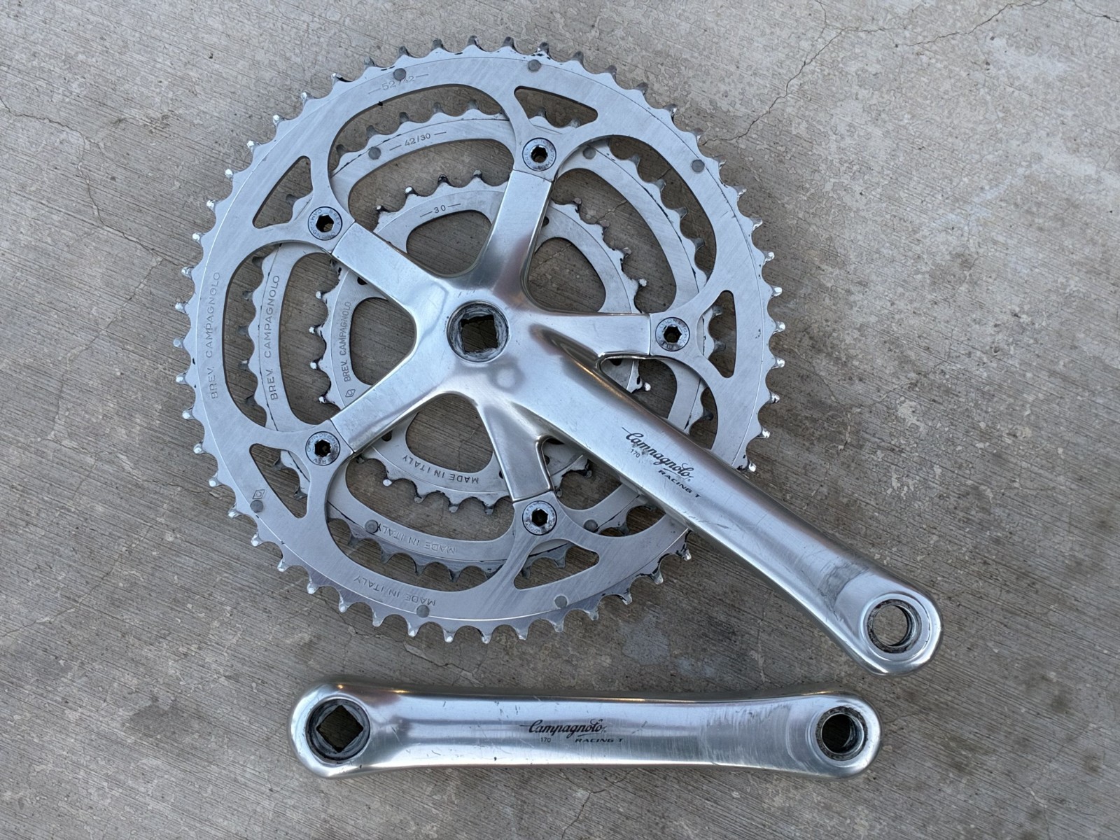 Campagnolo Italy Racing T 9-Speed Triple Crankset | 170 mm / 52/42/30T / VGC