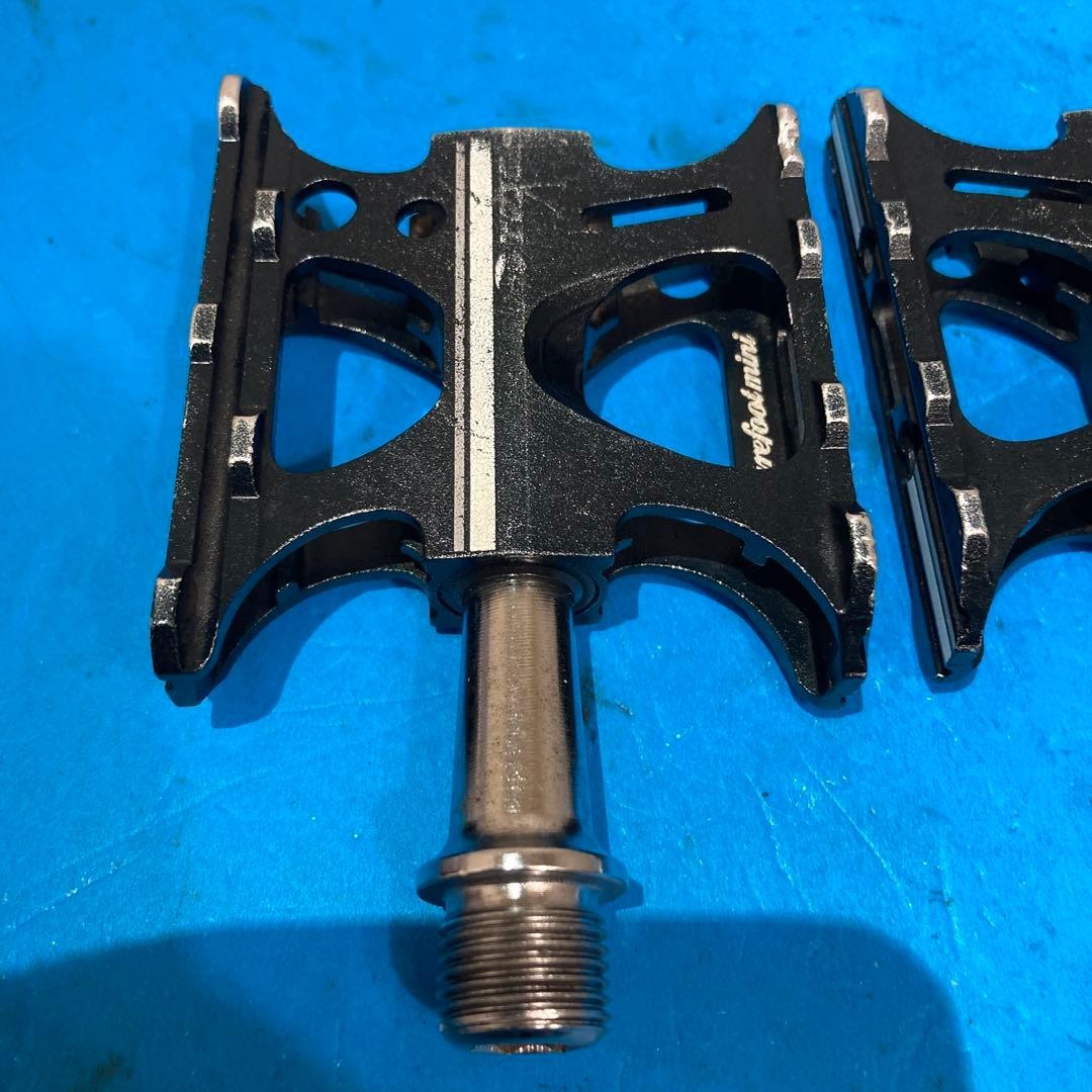 TIOGA SureFoot Mini small and lightweight flat pedal