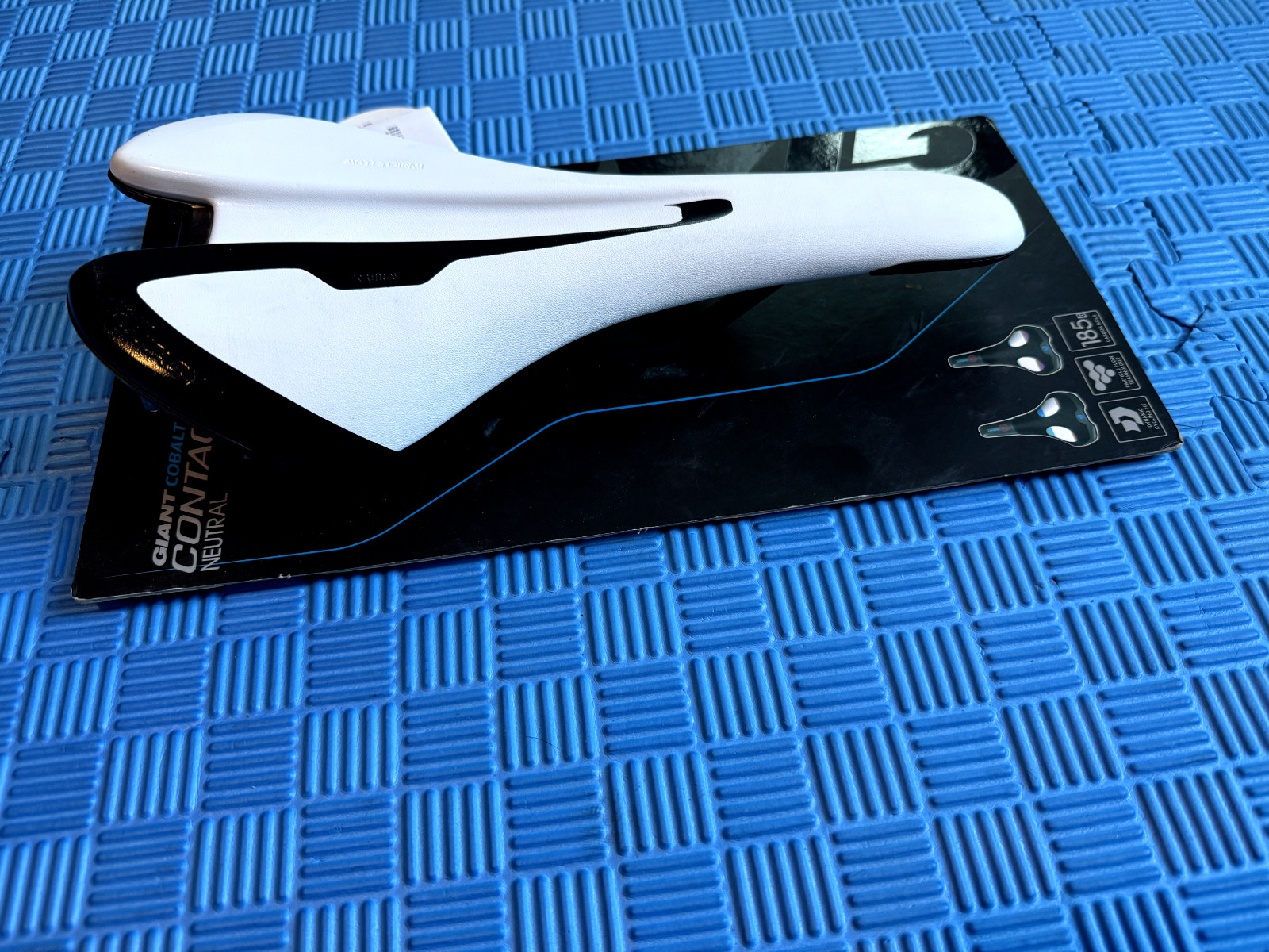 Giant Cobalt Contact SLR Neutral Carbon Rail Saddle White 185 grams