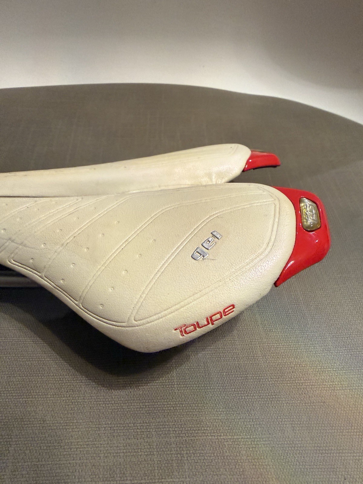 Specialized Toupe Gel 143mm Bicycle Saddle, White, Low Miles, No Damage