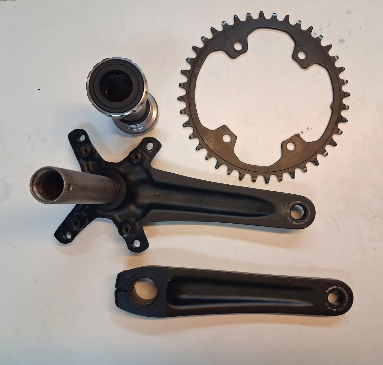 Shimano GRX FC-RX610 Crankset 40T w/ BB-RS501 Bottom Bracket Gravel