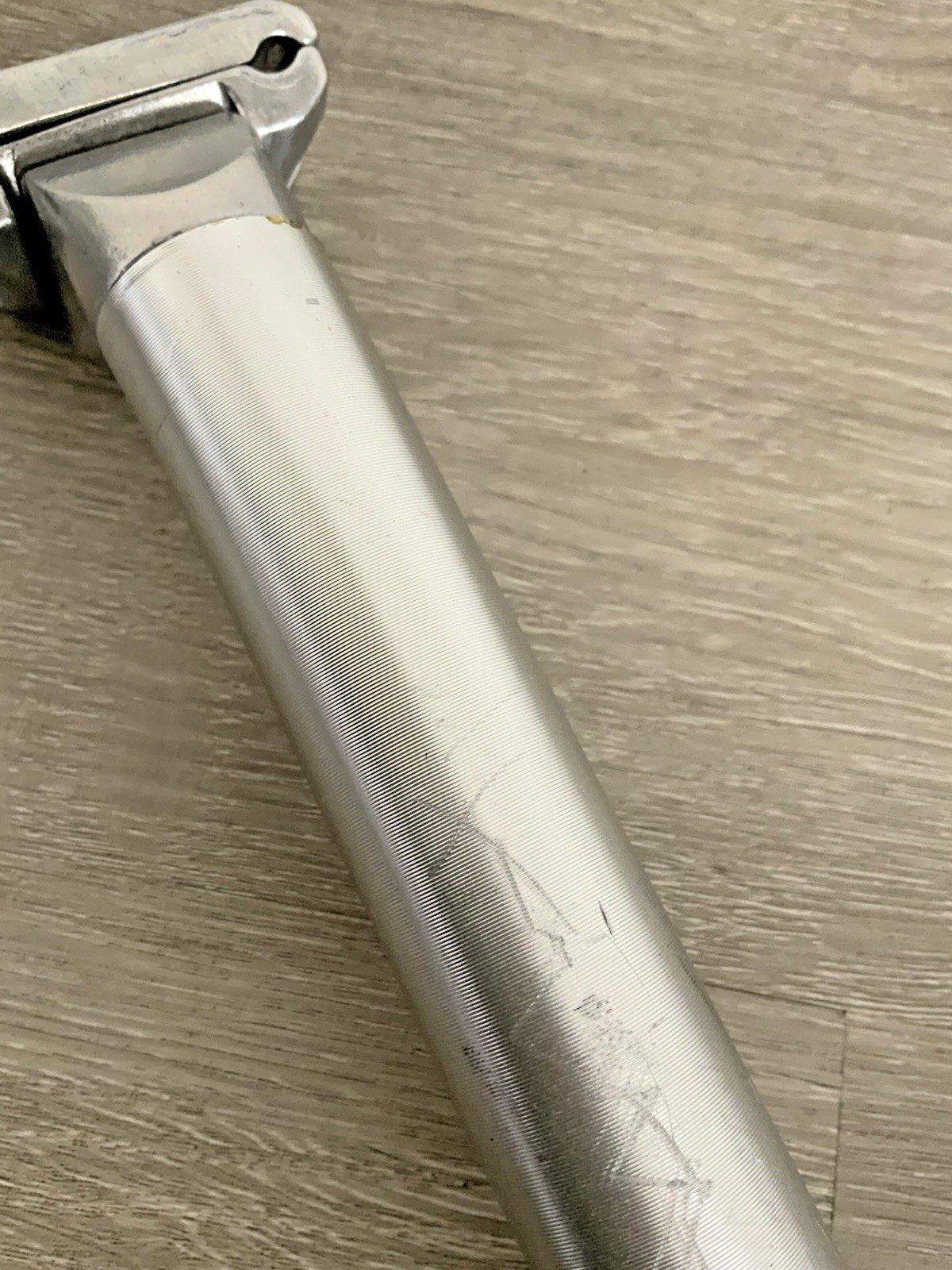 ZOOM SEAT POST 27.2 MM x 300 MM POST LENGTH 320 GRAMS ALUMINUM