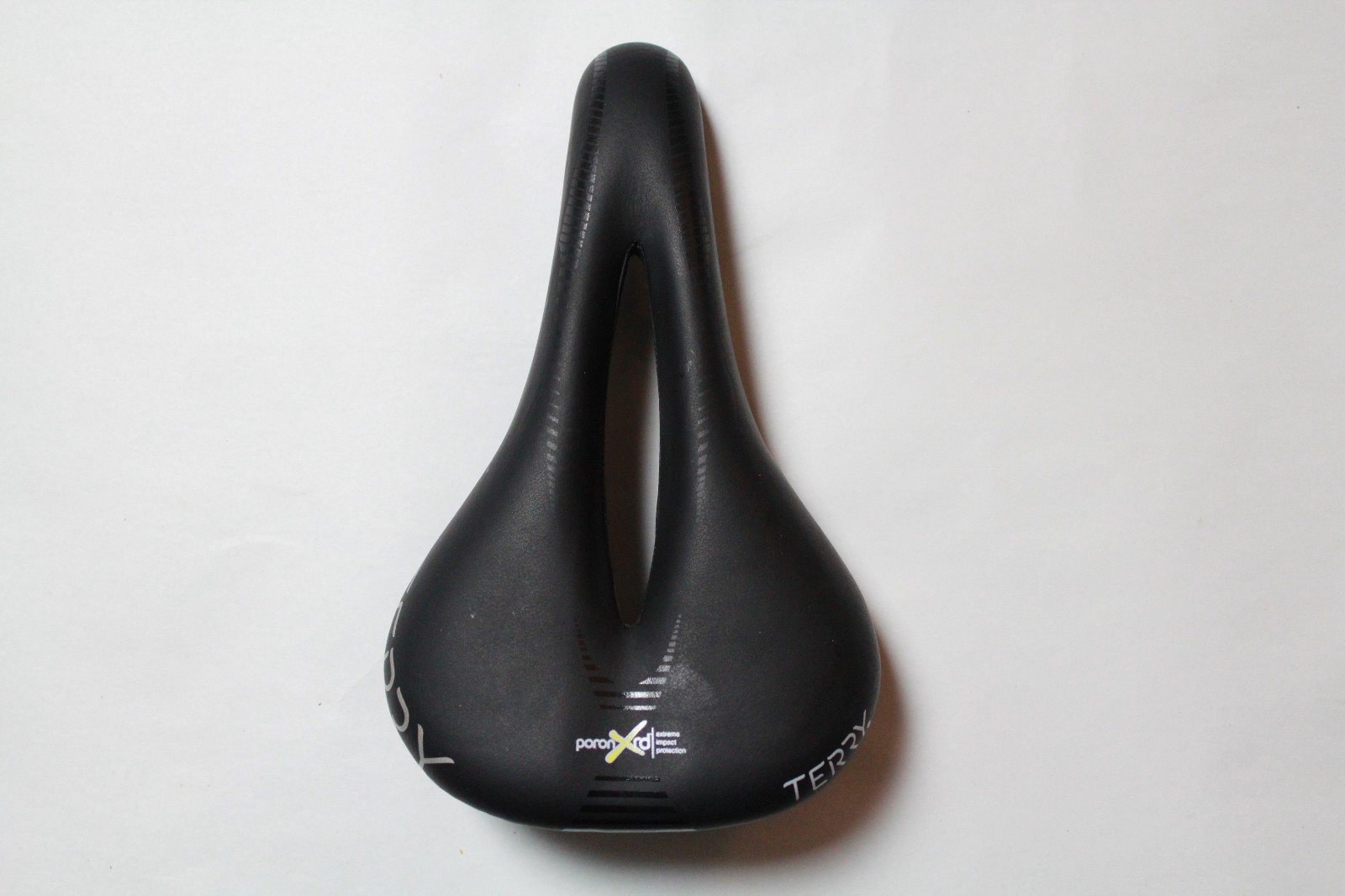 Terry Butterfly Century Womens Saddle Relief Cutaway 152x262mm Ti Rails 268 Gr
