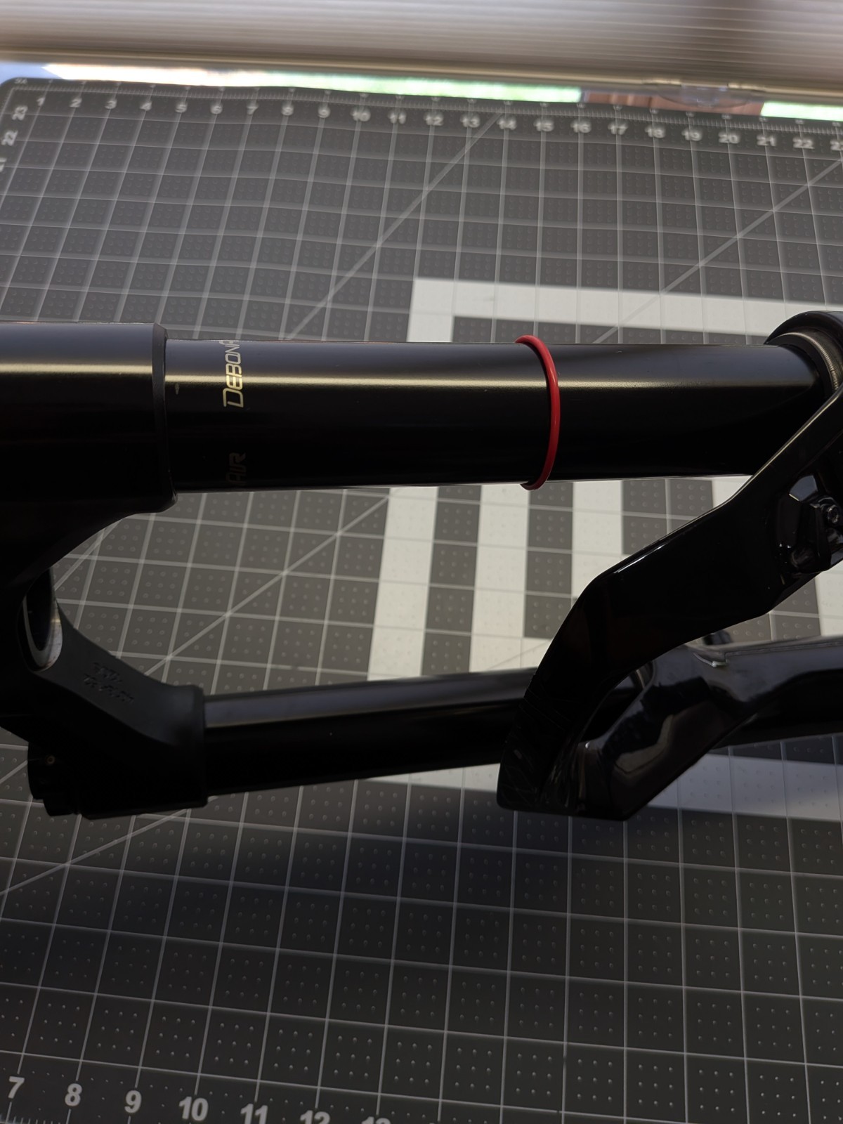 2023 RockShox Lyrik Ultimate 29 150mm DebonAir w/ Buttercups