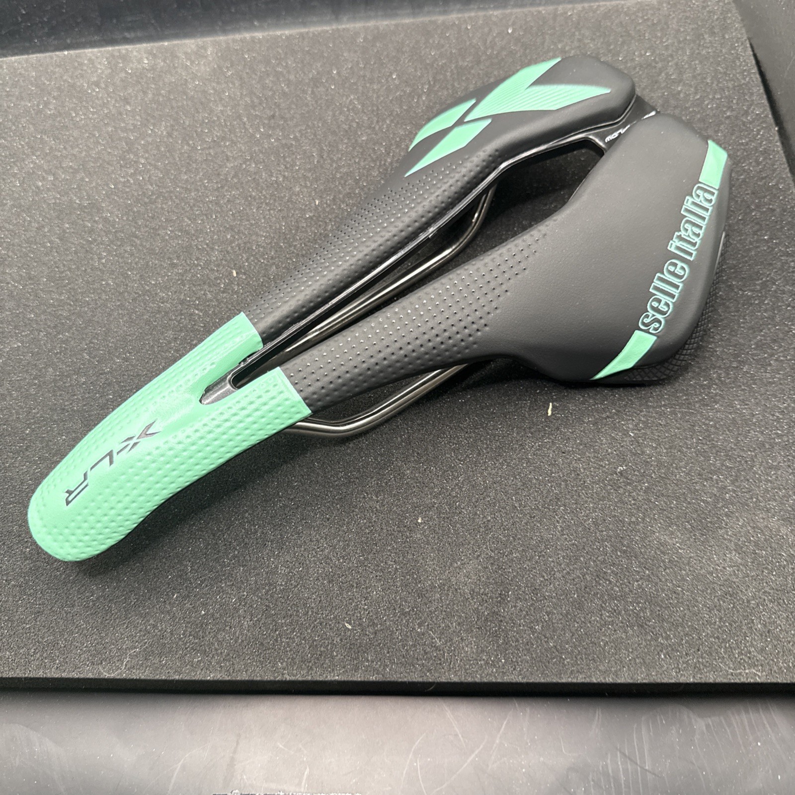 Selle Italia X-lr Super Flow Cycling Saddle Seat Ti316 (9450-28)