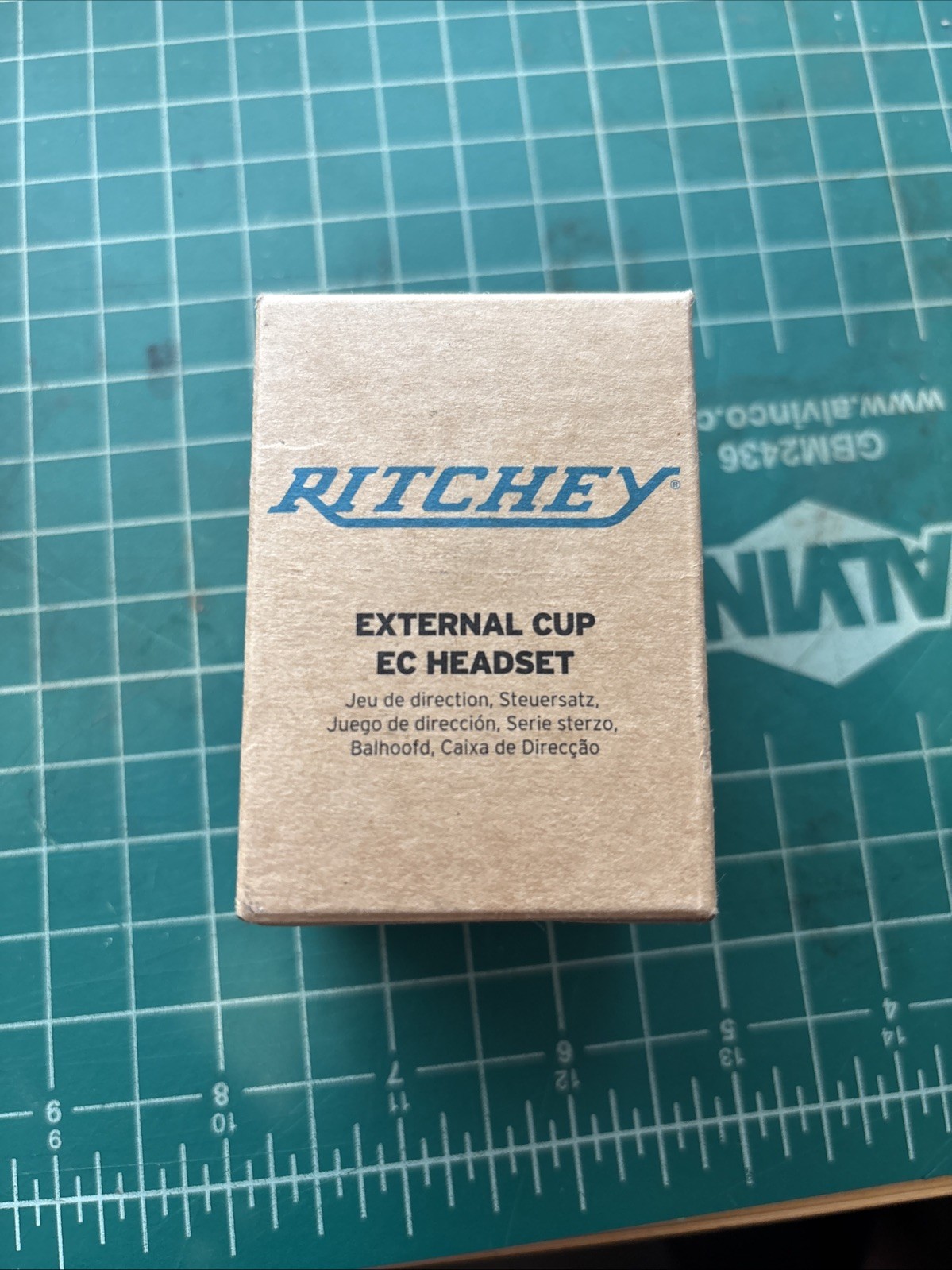Ritchey Logic Comp 1-1/8″ Threadless Headset: EC34/28.6 EC34/30, Black