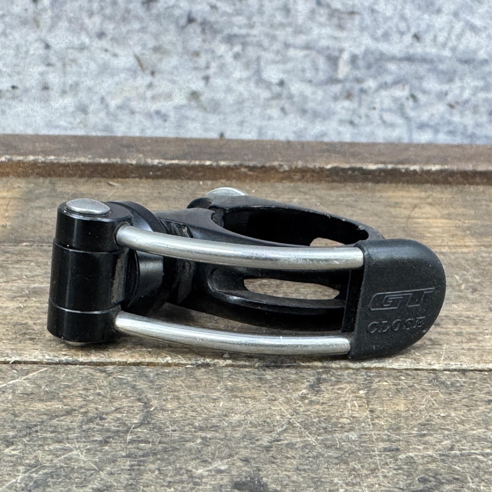 Vintage GT Seatpost Clamp 29.8 30 mm Black Triple TRiangle Quick Release