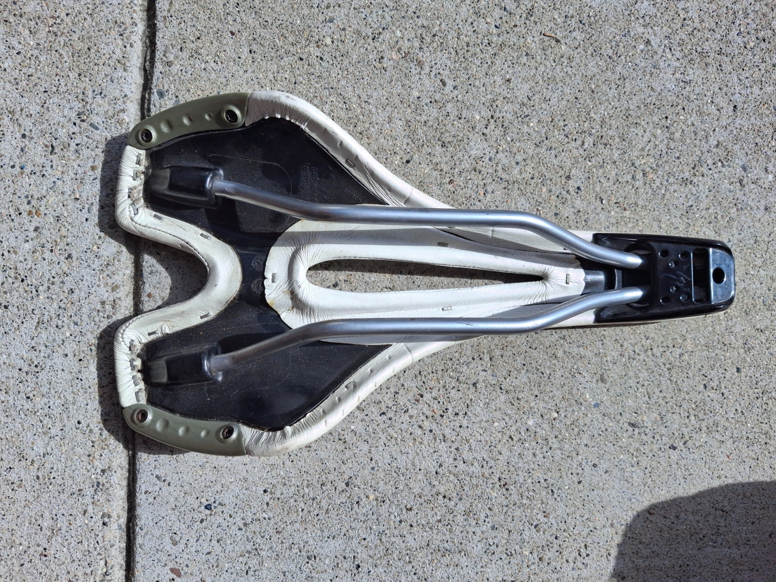 Specialized Phenom CrMo Rails 143mm Bike Saddle