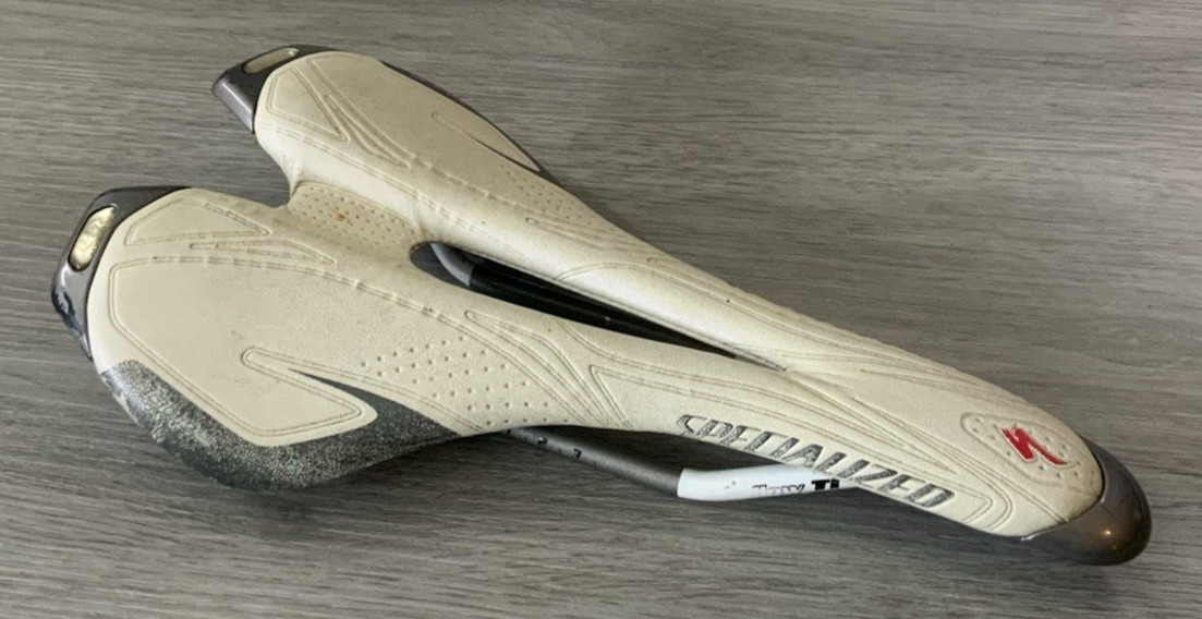 SPECIALIZED TOUPE 143 ROAD BIKE SADDLE TITANIUM STAYS 166 GRAMS 143 MM X 280 MM