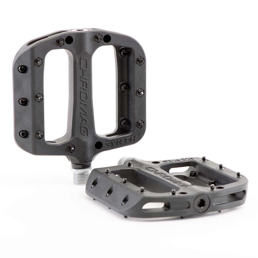Chromag Synth Platform Pedals 9/16″ Concave Nylon Body 18 Removable Pins Black