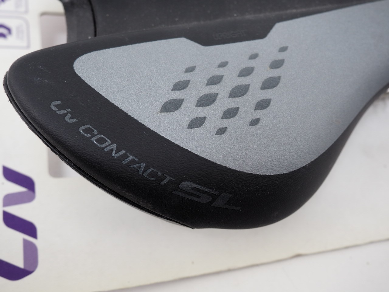 New! Liv Contact SL Upright Bicycle Saddle 243g Black/Gray 275x150mm 7mm Rail