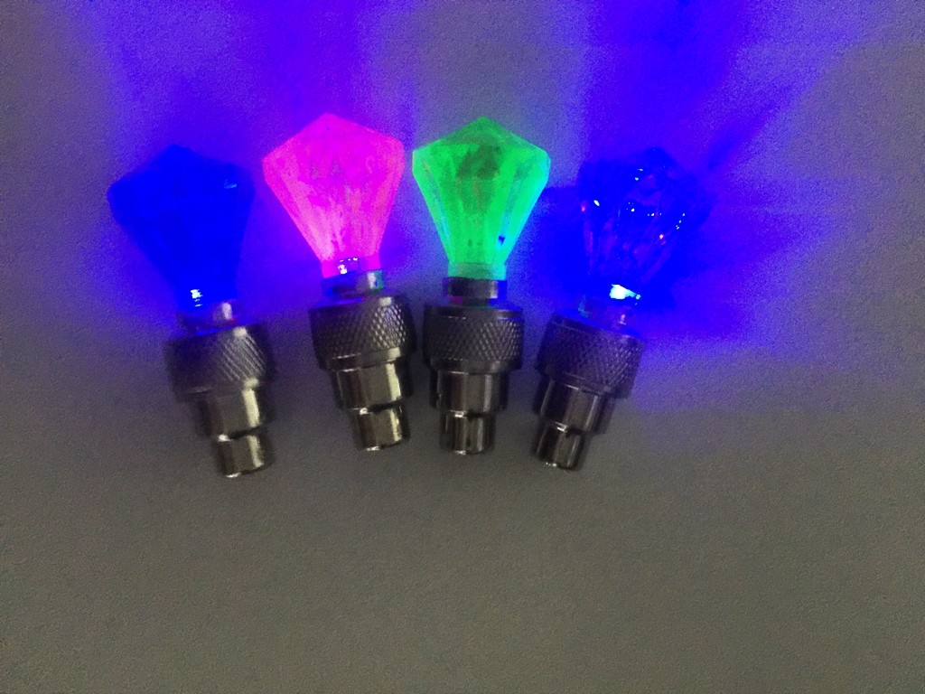 Lot GEM LED single VALVE BIKE CAR LIGHTS cycling bike flash tire wheel safety