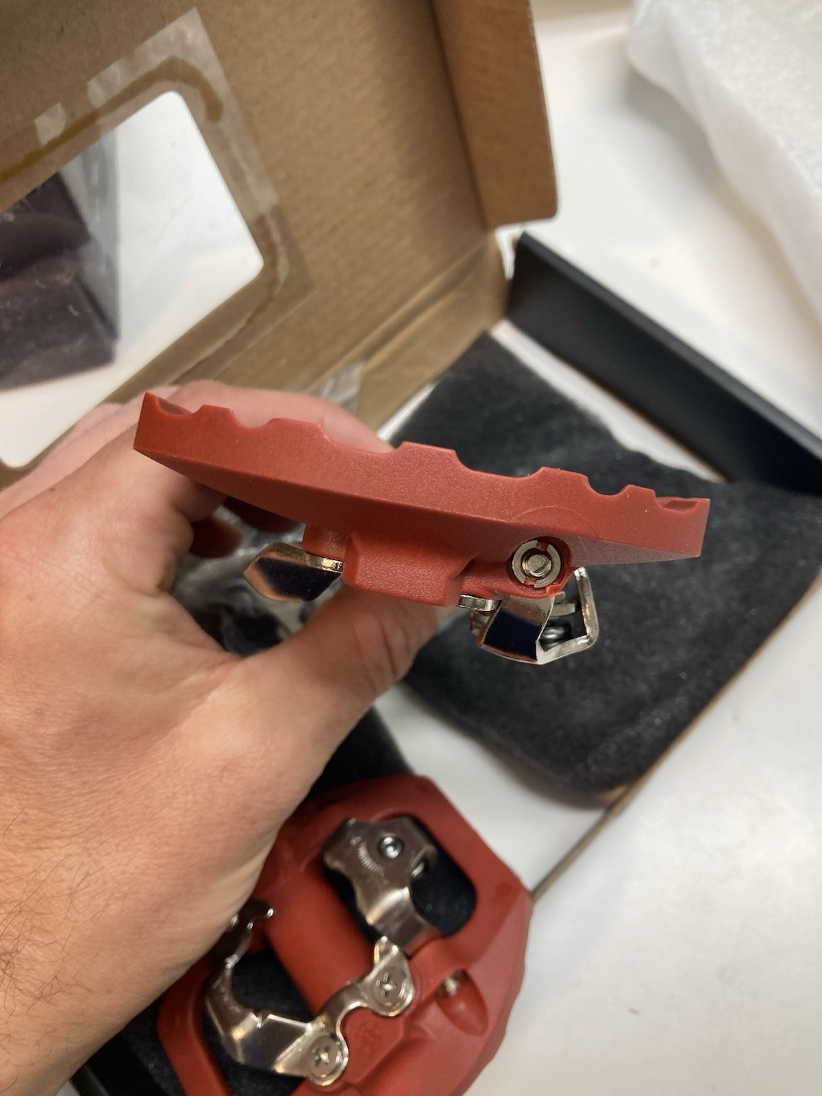 Red dual-sided clipless or flat platform mountain bike pedals fits Shimano SPD