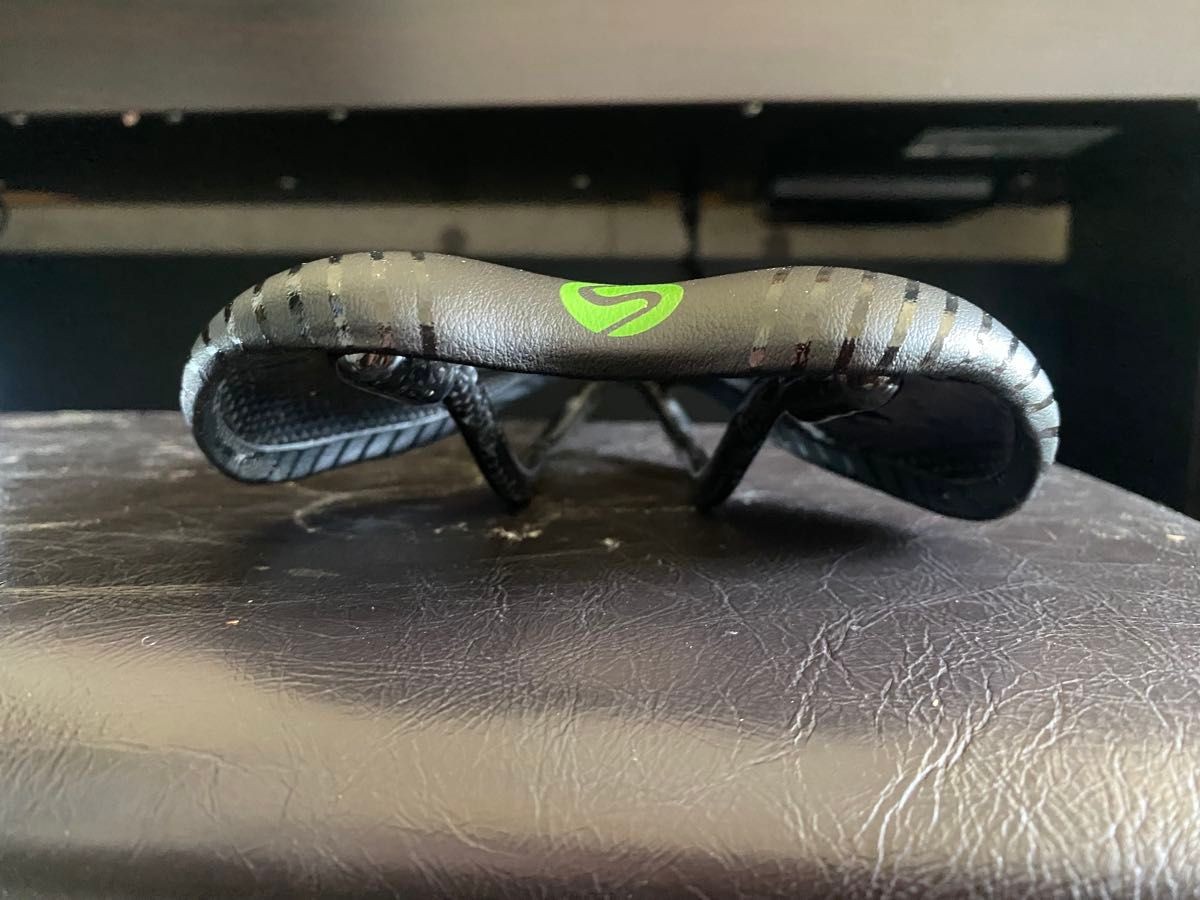 T168 Carbon Saddle Road MTB Lightweight 123g Green Text Used