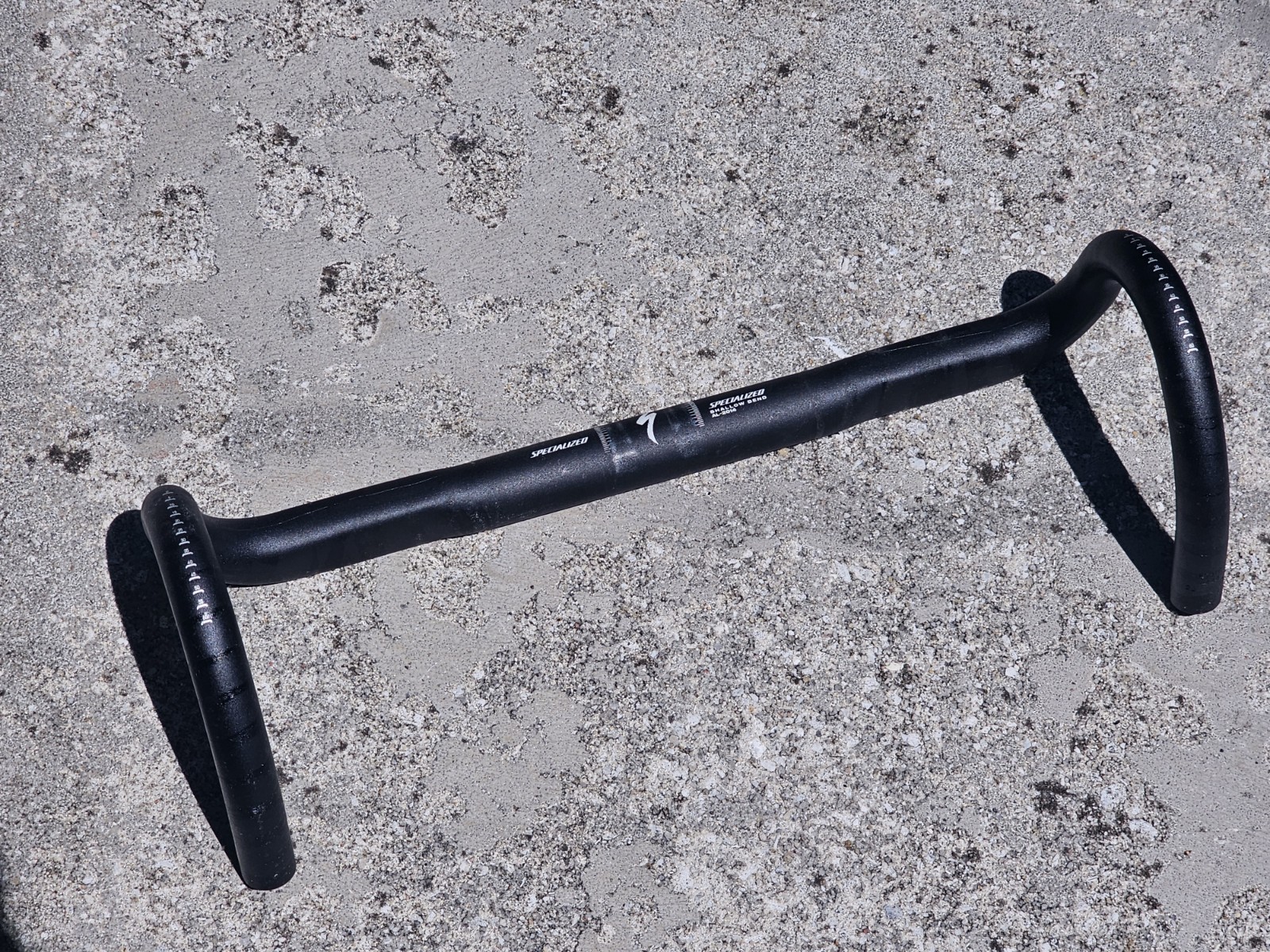 Specialized Shallow Bend AL-2014 Road Handlebar; 123mm drop,75mm reach,44cm wide