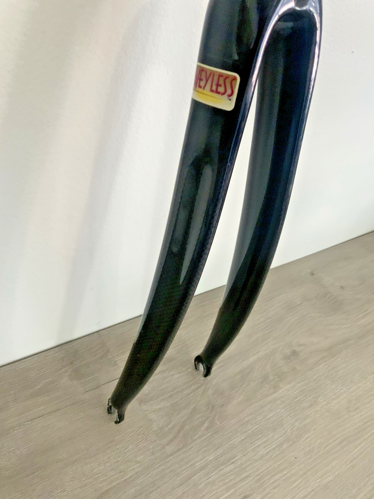 WEYLESS CARBON FORK 700C THREADLESS 1 1/8 542 GRAMS 258 MM STEERER