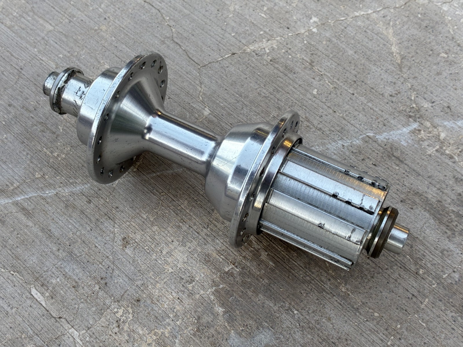 Hugi Compact QR Rear Hub | 32-hole / 135 OLD / EXC / Made in Germany