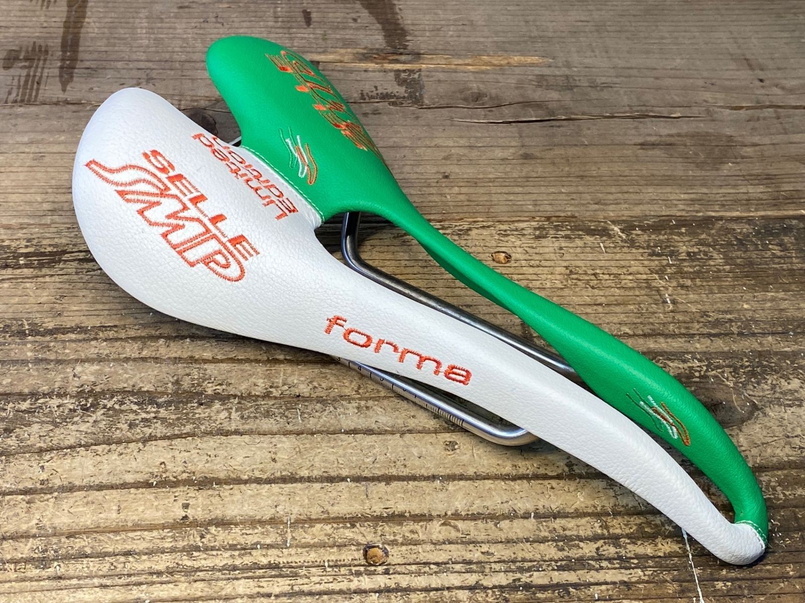 JA508 SELLE SMP forma Limited Edition Saddle White Green inox tube rail