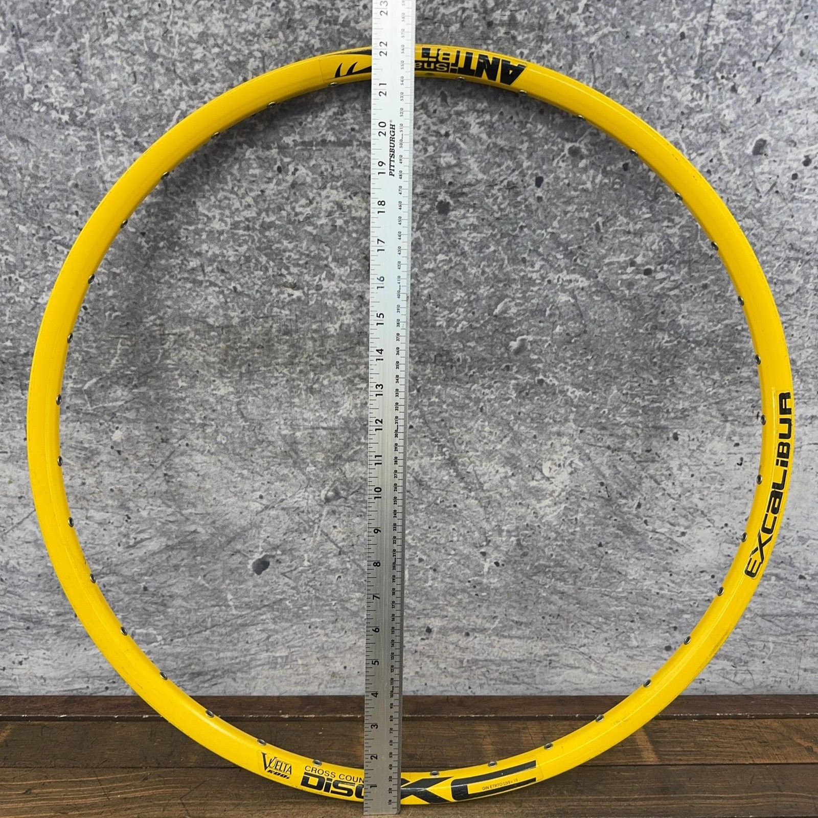 Vuelta Excalibur 26in Rim Yellow 36h Disc 36 Hole MTB Anti Snake Bite 559×19