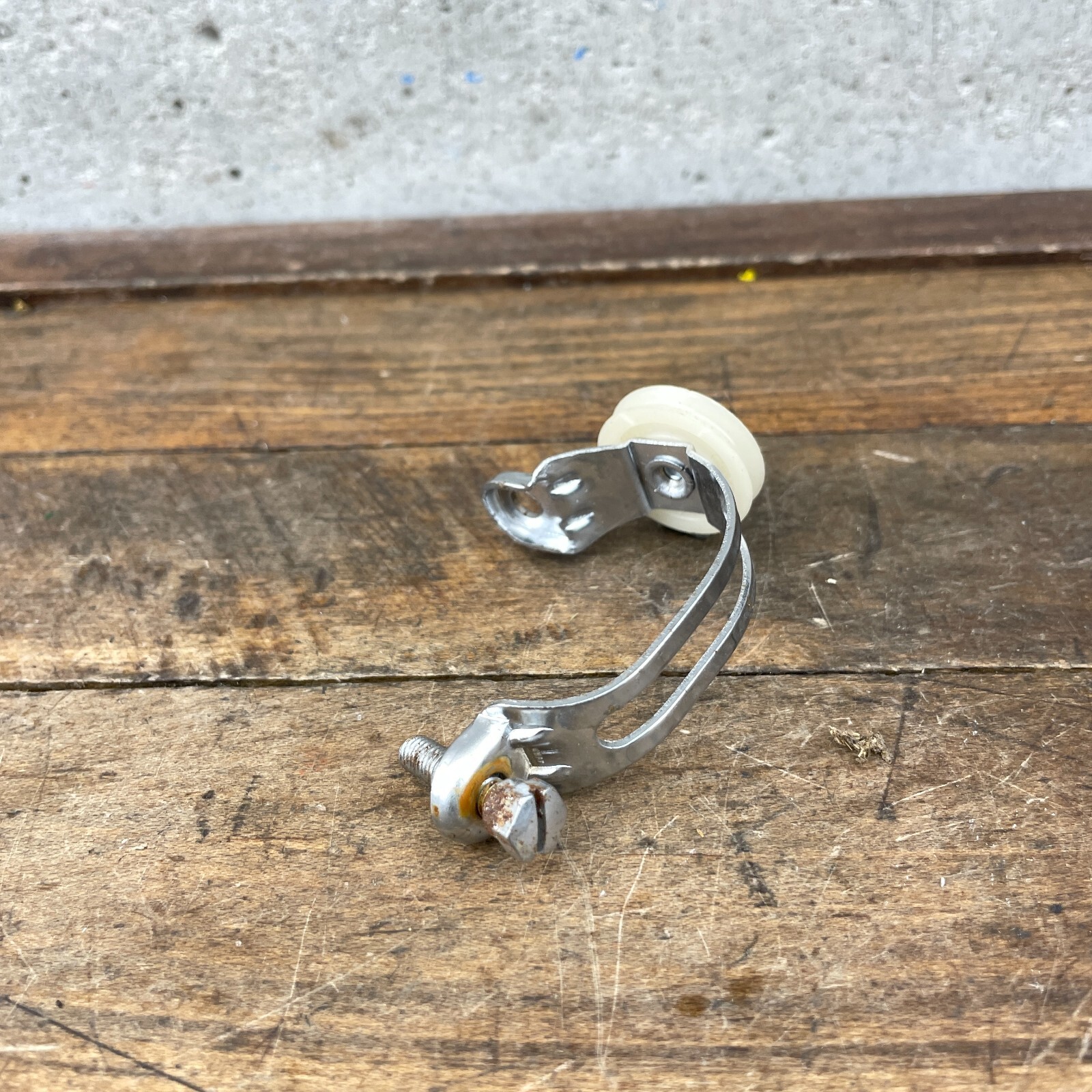 Vintage Suntour Downtube Cable Guide Pulley Clamp On 28.6 mm Road Bike C5