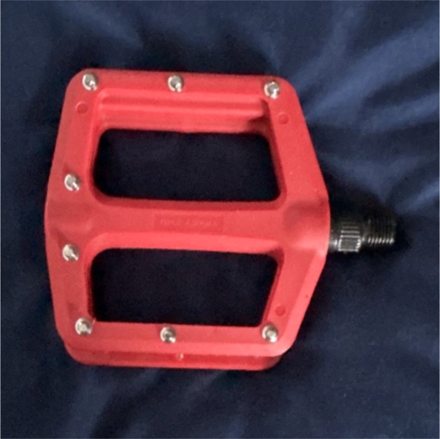 Red Flat Platform Pedals with Pins 9/16″ for MTB BMX Hybrid Plastic Steel