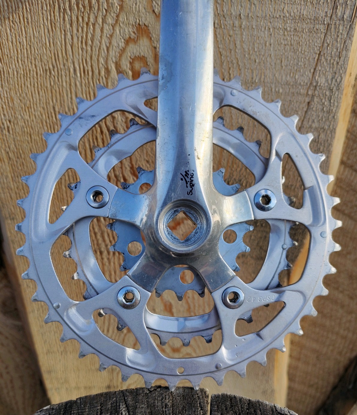 Sugino Triple Crankset 175 mm 42/32/20 T Square Taper Vintage w/ Retaining Bolts