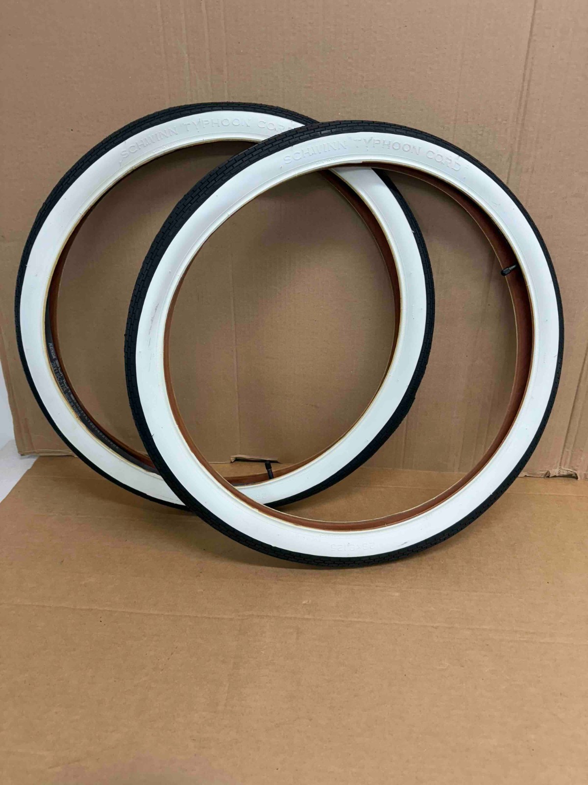 DEFECTIVE Schwinn Approved Phantom 26×2125 Typhoon Cord Bicycle Whitewal G3D