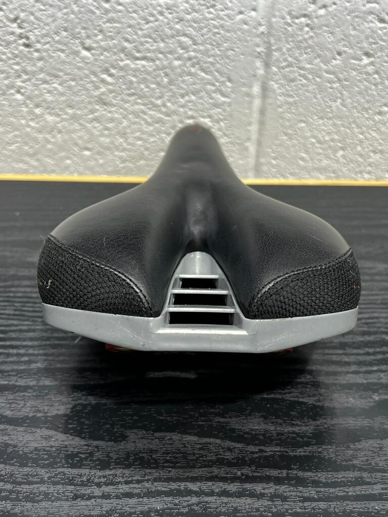Specialized Body Geometry Bicycle Saddle Seat 140mm, 280mm long, 400g /14 oz.