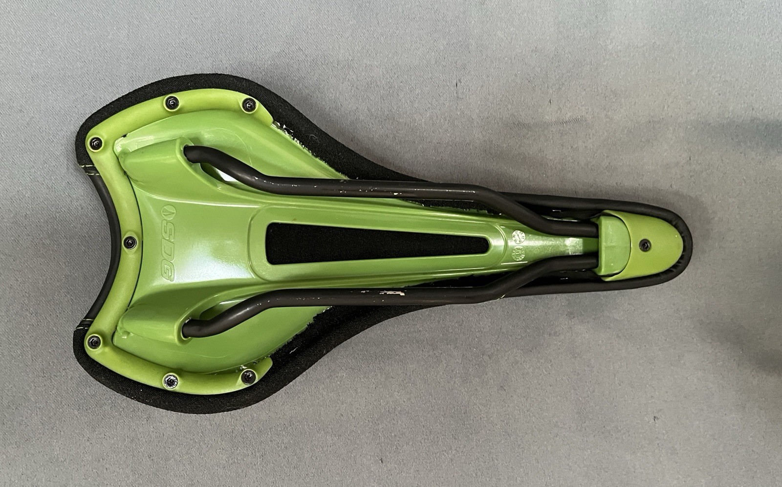 SDG Radar Saddle Mountain Bike 136mm 7 x 7 Ti Alloy Rails 233g Black / Green