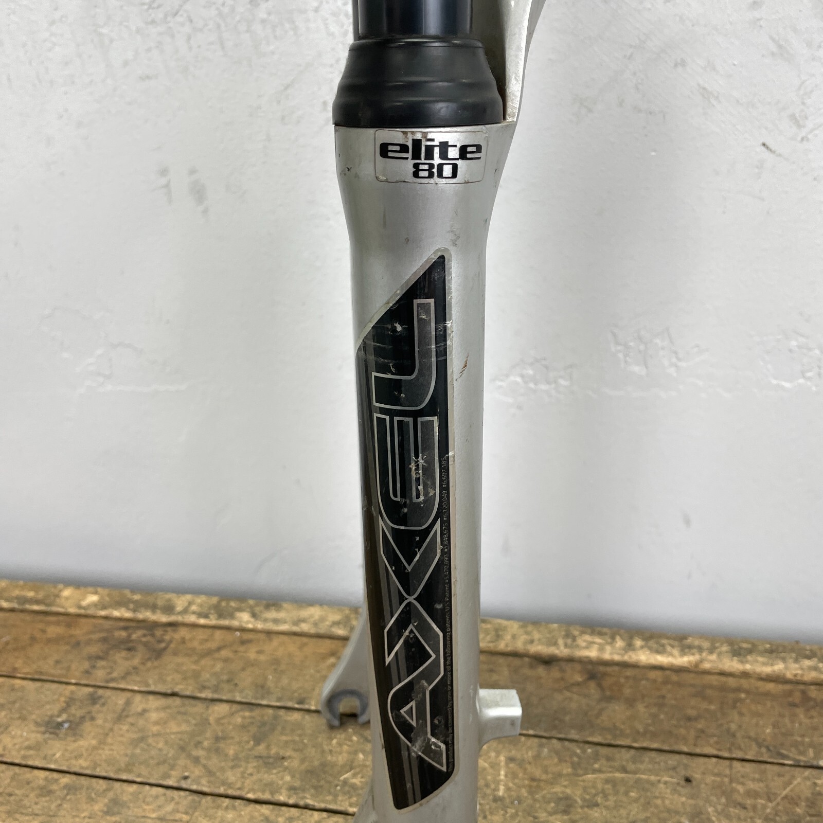 Manitou Axel Fork Elite Disc 80 100 1 1/8 Threadless 7.75 Steerer 26″ Lockout