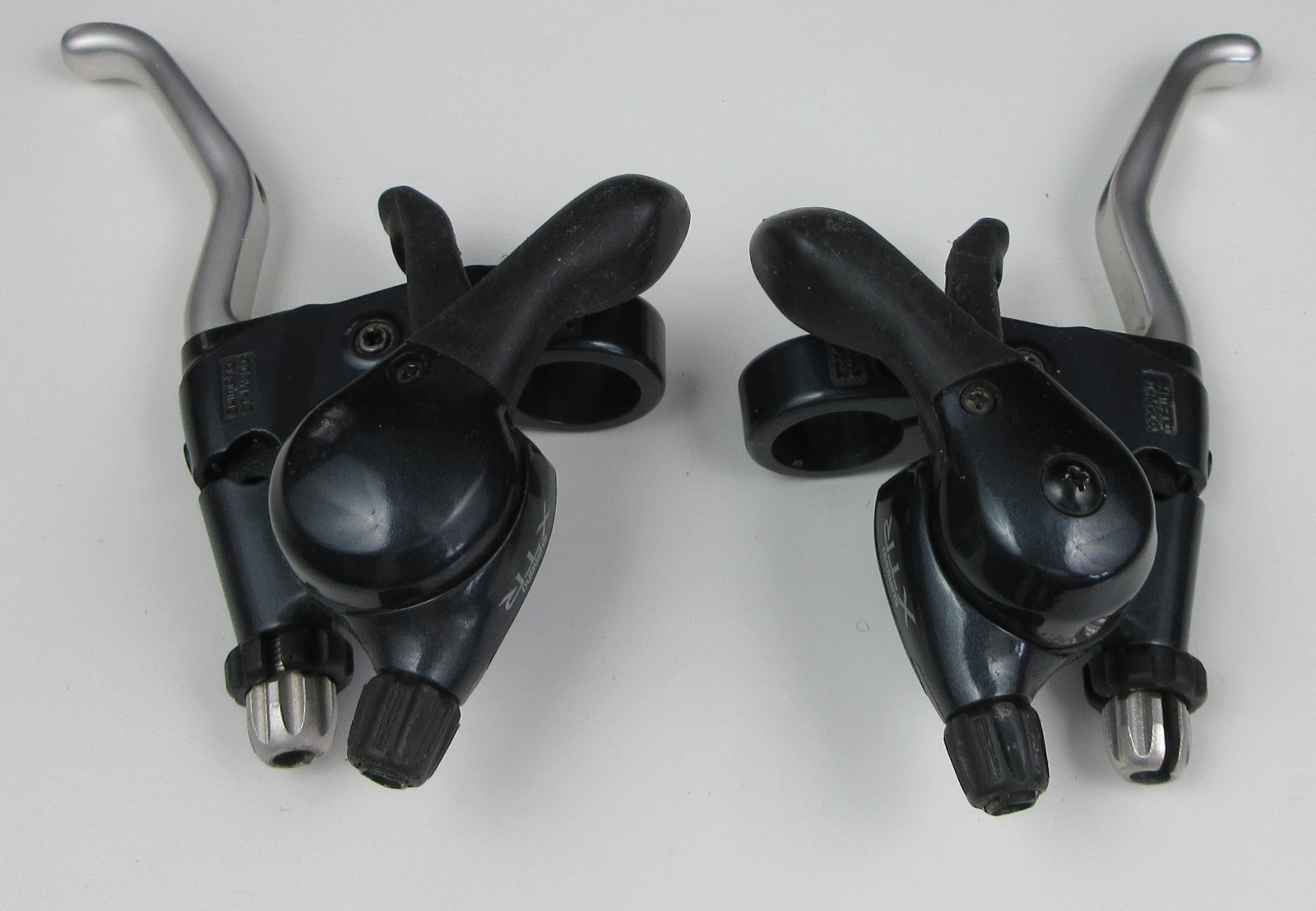 Shimano XTR ST-M900 3×8 Speed Shifter – Brake Levers Excellent!