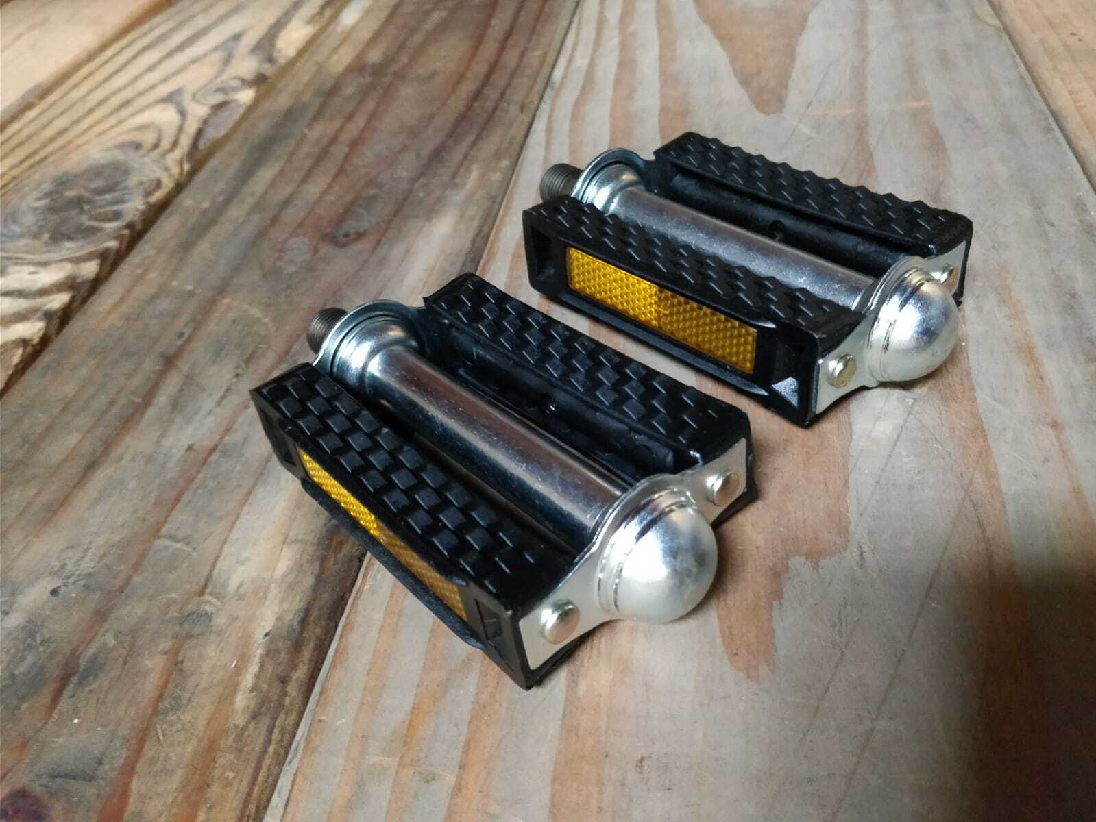 Vintage Square Style Bicycle Pedal Block PVC Cruiser Pedals 9/16″ Black/Chrome
