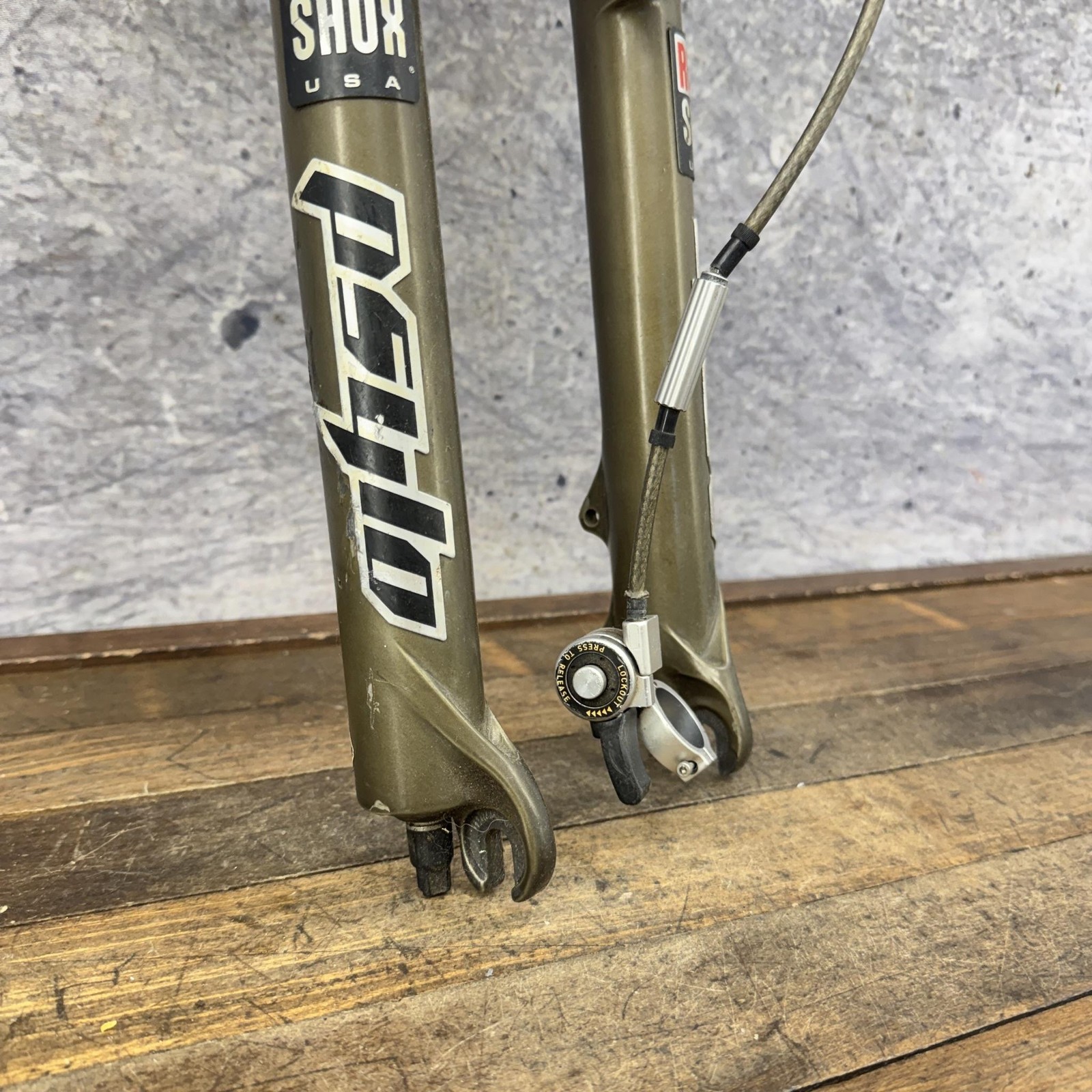 Vintage RockShox Psylo U-Turn Suspension Fork 26 1 1/8 Threadless V-Brake Green