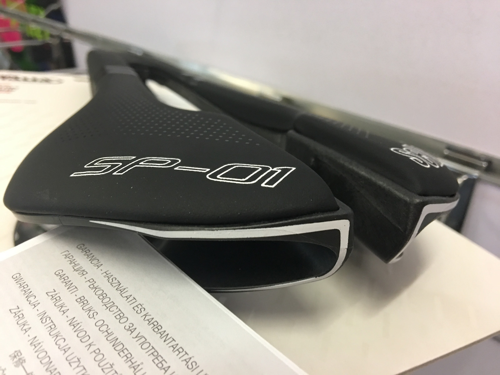 Selle Italia SP-01 Superflow L3 142x288mm TI316 Tube Rail Saddle (Black)