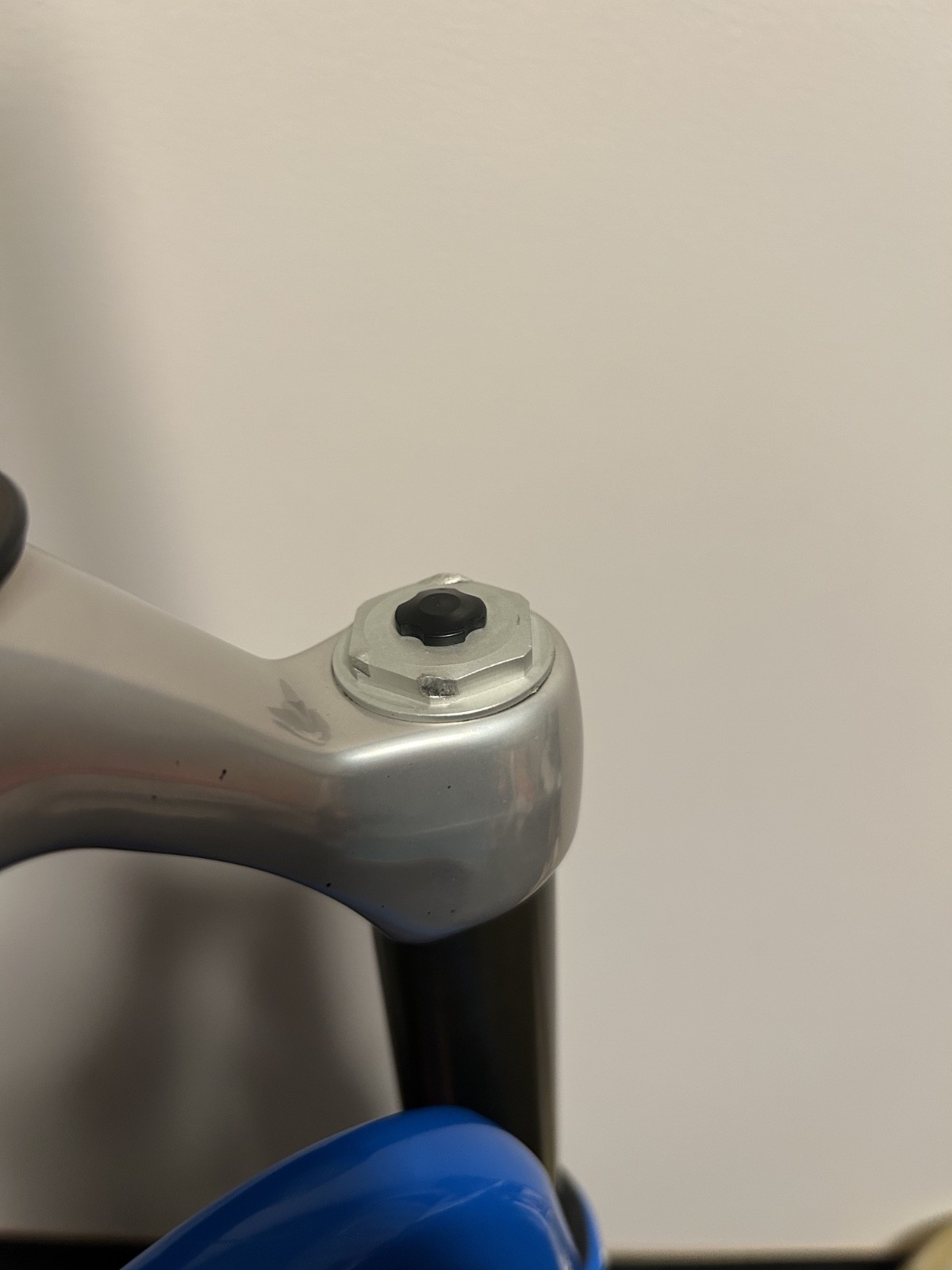 Rock Shox SID XC Dual Air/26″ 1 1/8 Threadless 63mm Travel DSC/V-Br QR 9mm Blue