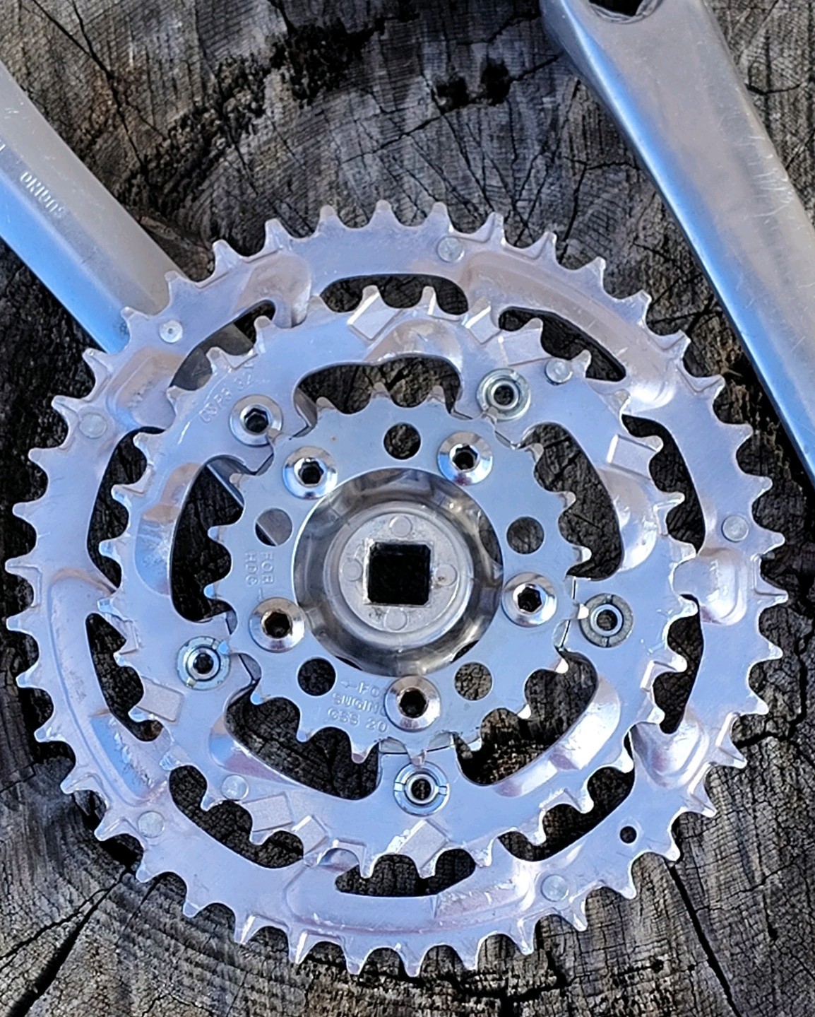Sugino Triple Crankset 175 mm 42/32/20 T Square Taper Vintage w/ Retaining Bolts