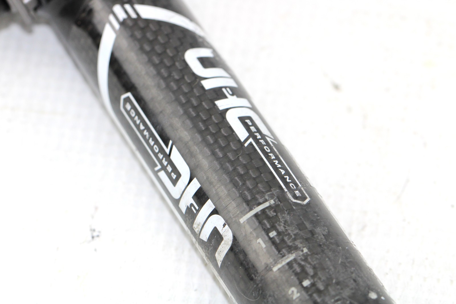 FELT CARBON SEATPOST 27.2mm 230g 300mm Length Black UHC Performance