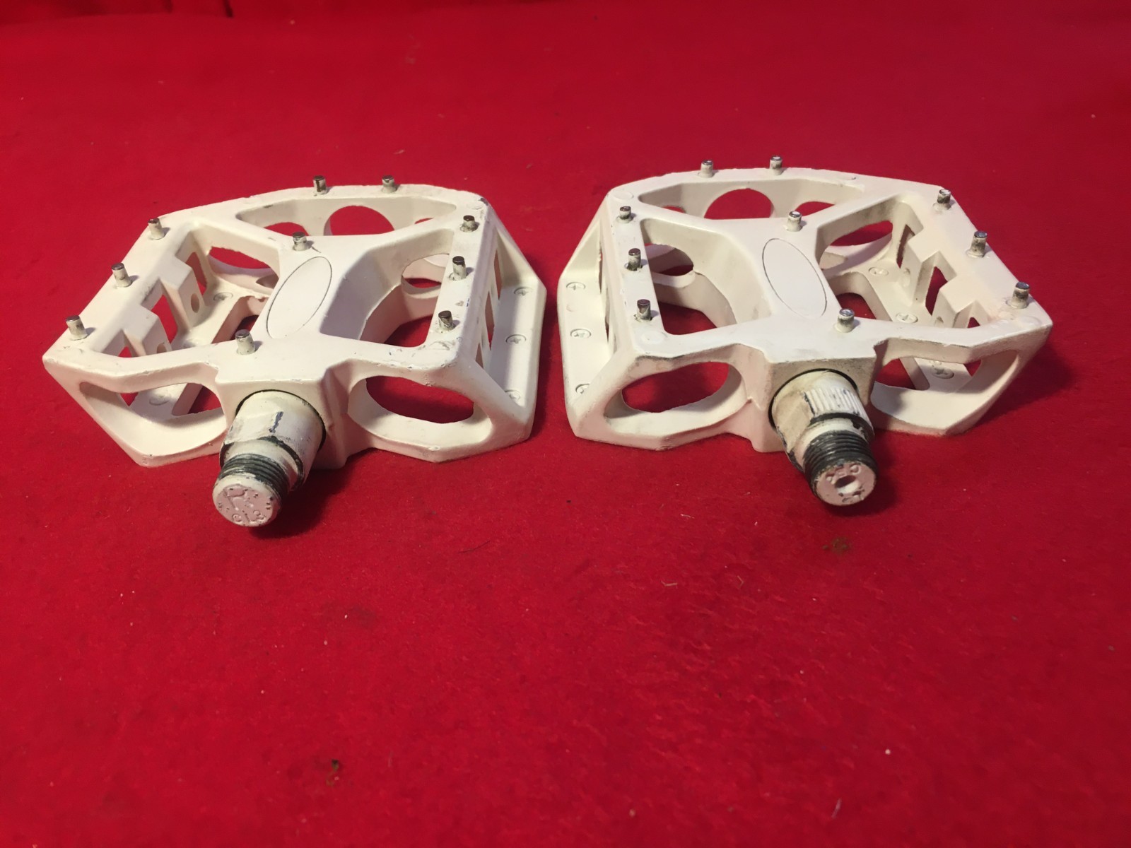 BMX/MTB Wellgo White LU-8A Alloy Pedal Set Fits SE Bikes Big Ripper