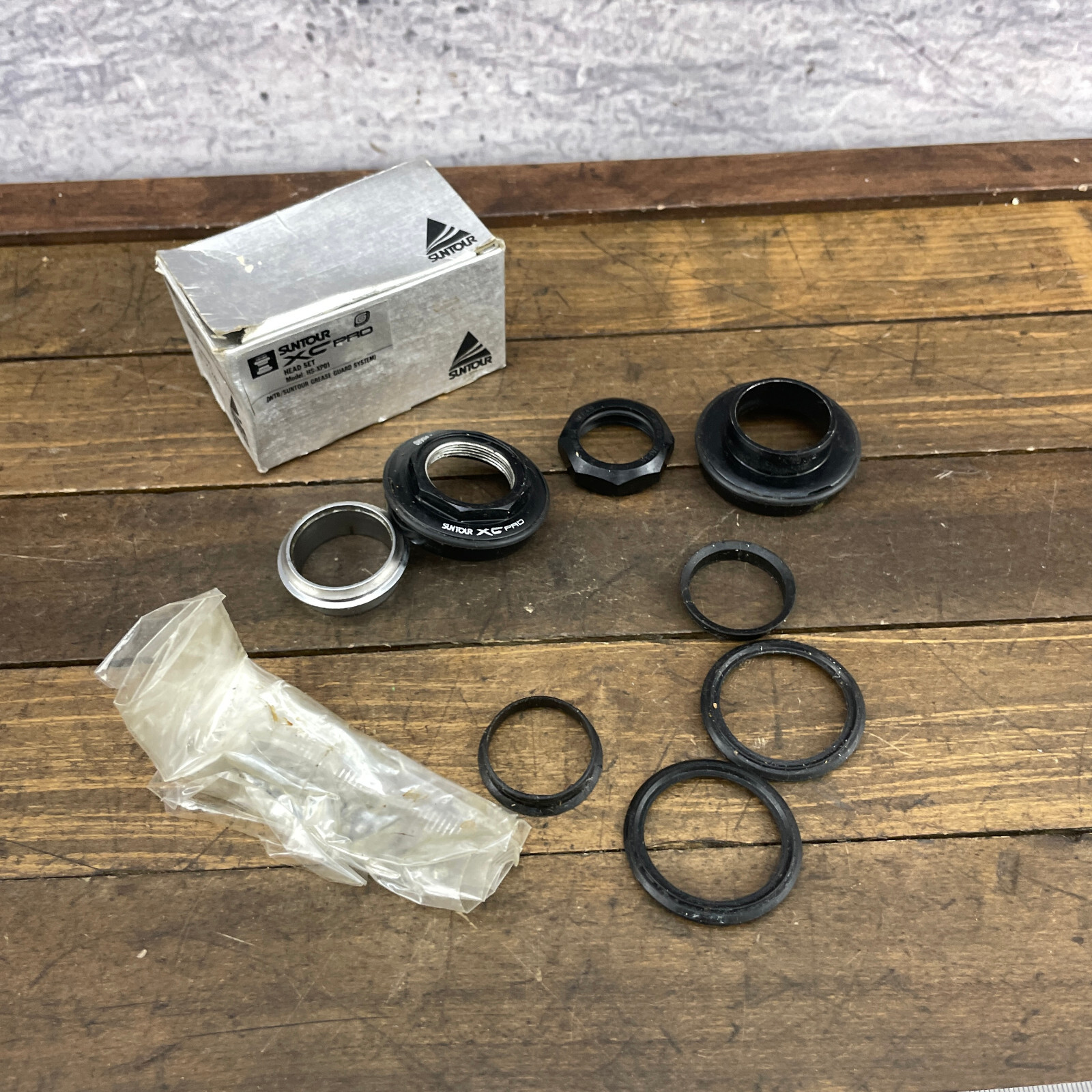 Vintage Suntour XC Pro Headset WTB Grease Guard Italian 1″ 1 Threaded 90s MTB