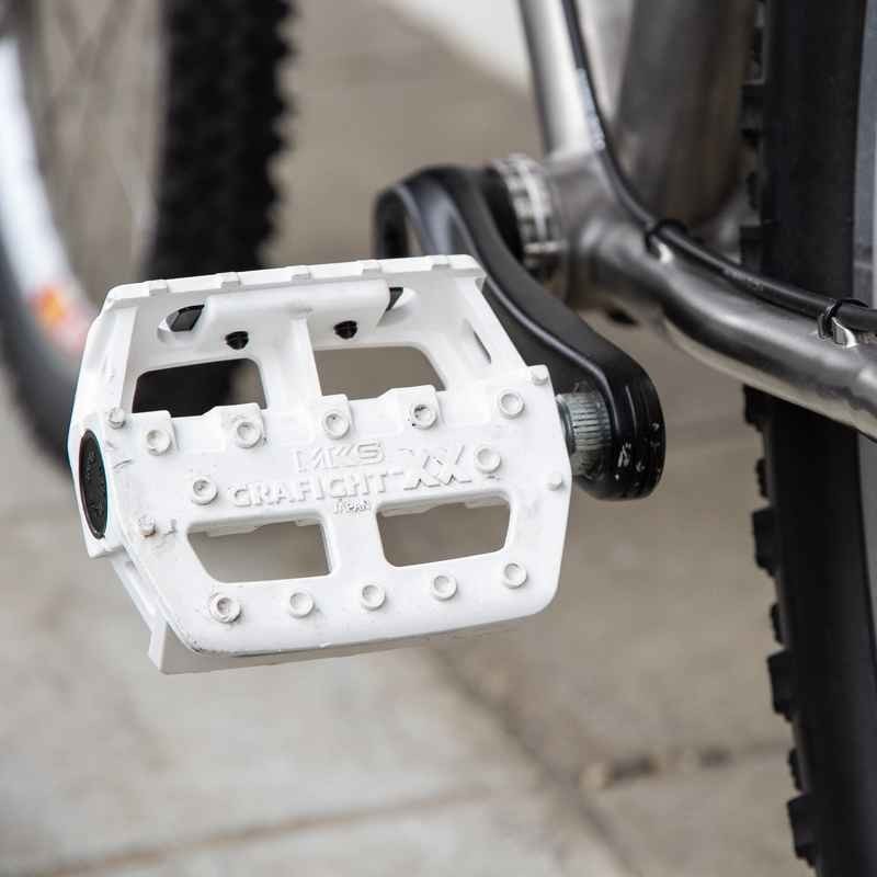 MKS Grafight-XX Pedals 9/16″ Concave Fiberglass/Composite Body White from Japan