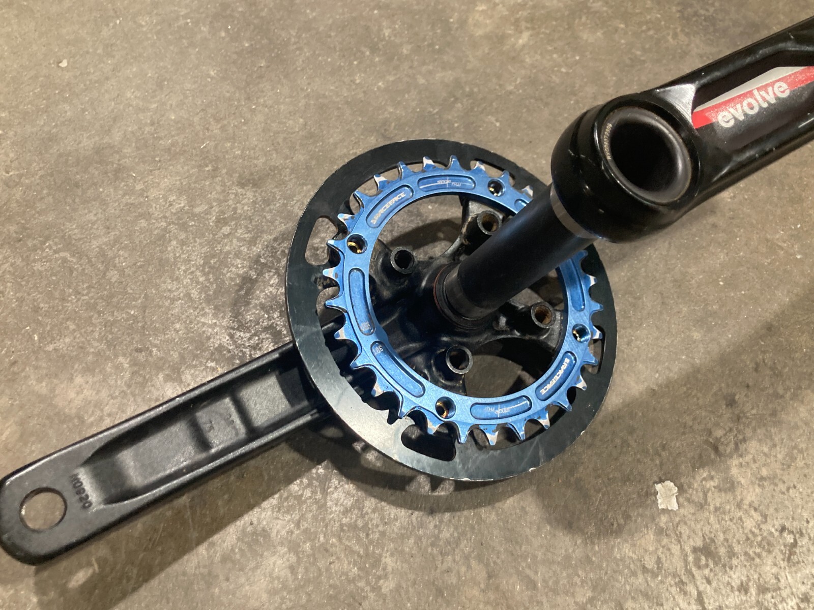 Race Face Evolve Cranks Single 30T Narrow-Wide Chainring 175mm Crankset MTB Red