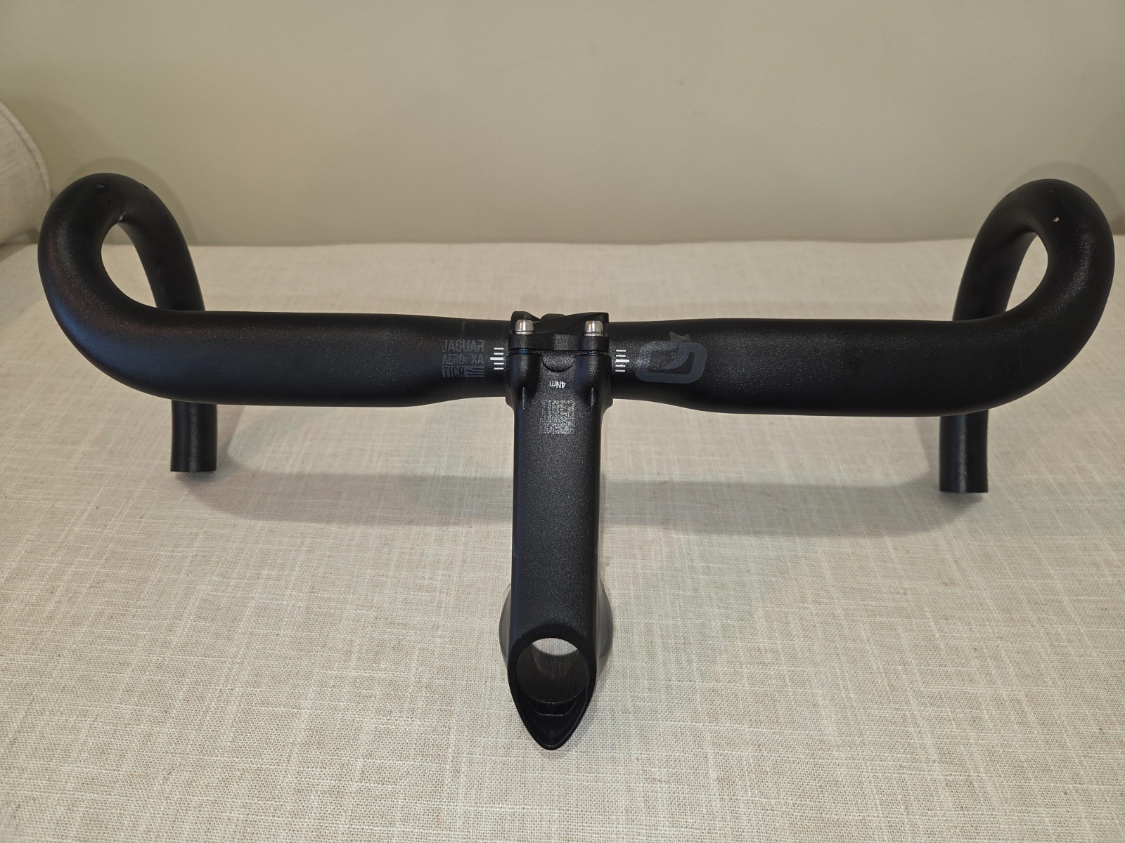 Most Jaguar Aero XA TICR Handlebar 46cm + Most Tiger Stem 120mm (Pinarello OEM)