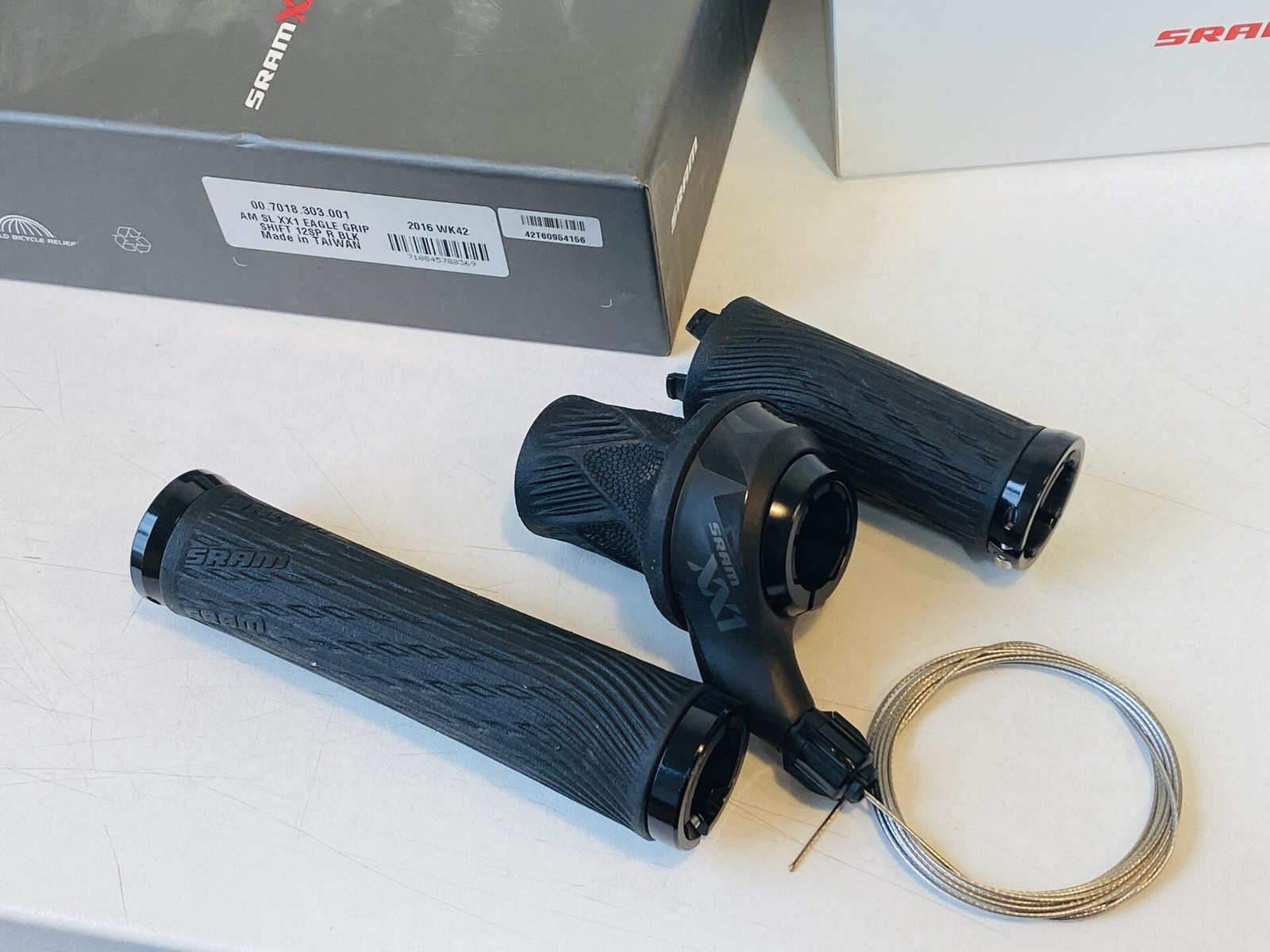 SRAM XX1 Eagle 12-Speed GripShift Shifter with Discrete Clamp – Black