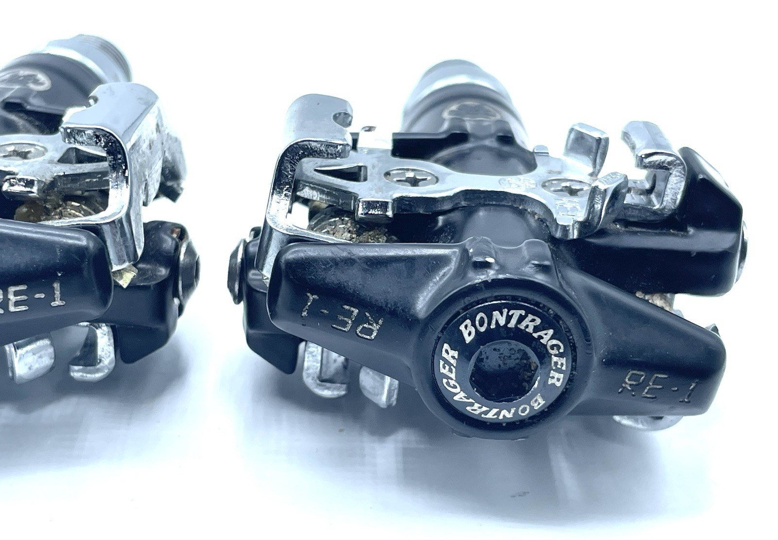 Bontrager RE-1 Clipless Pedals Black / Silver Dual Sided Mountain Bike