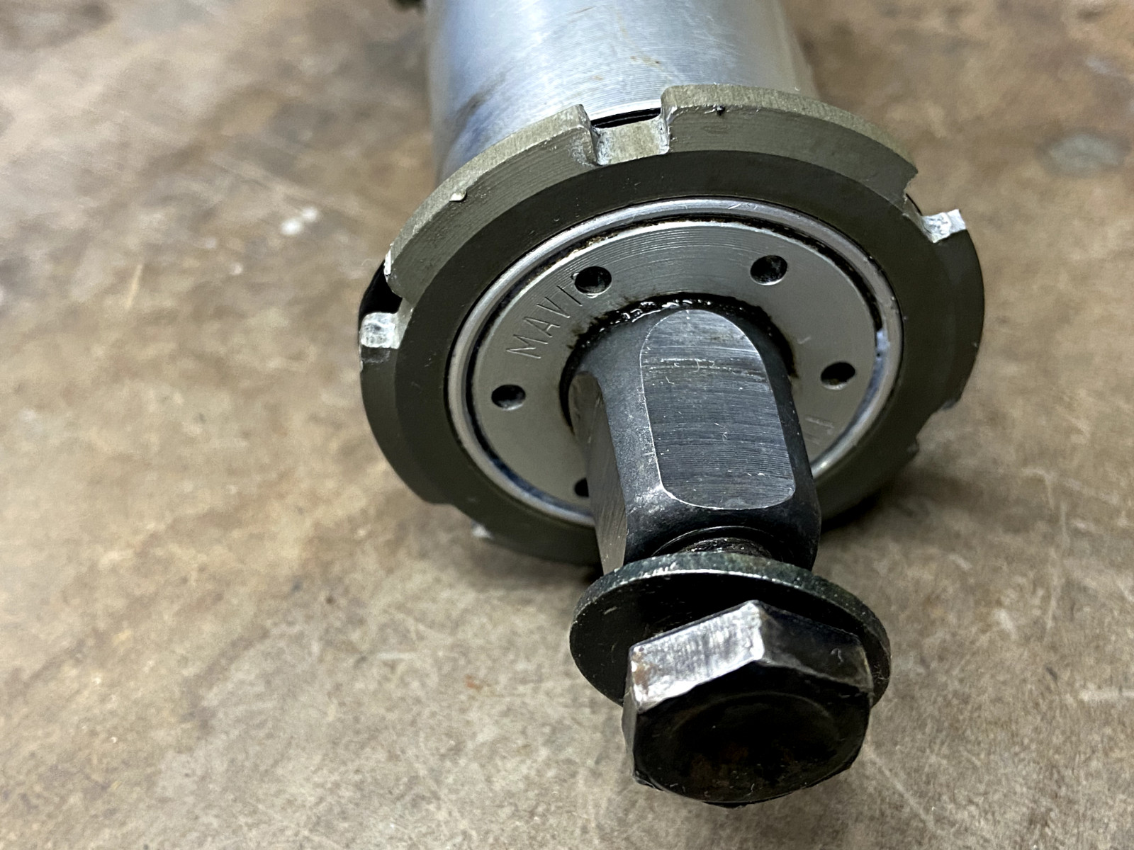 MAVIC 610 Sealed Cartridge Bottom Bracket 114mm spindle