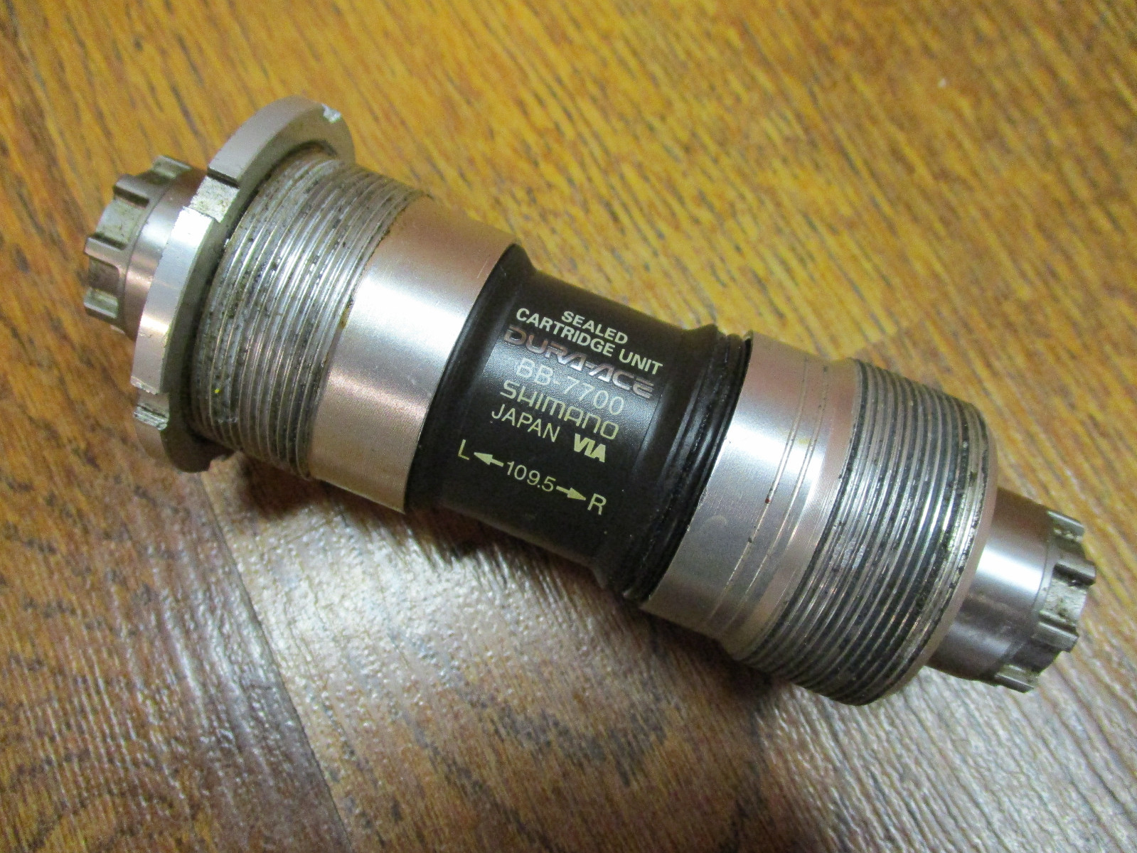 SHIMANO DURA ACE BB-7700 ENGLISH THREAD 1.37×24 68×109.5 OCTALINK BOTTOM BRACKET