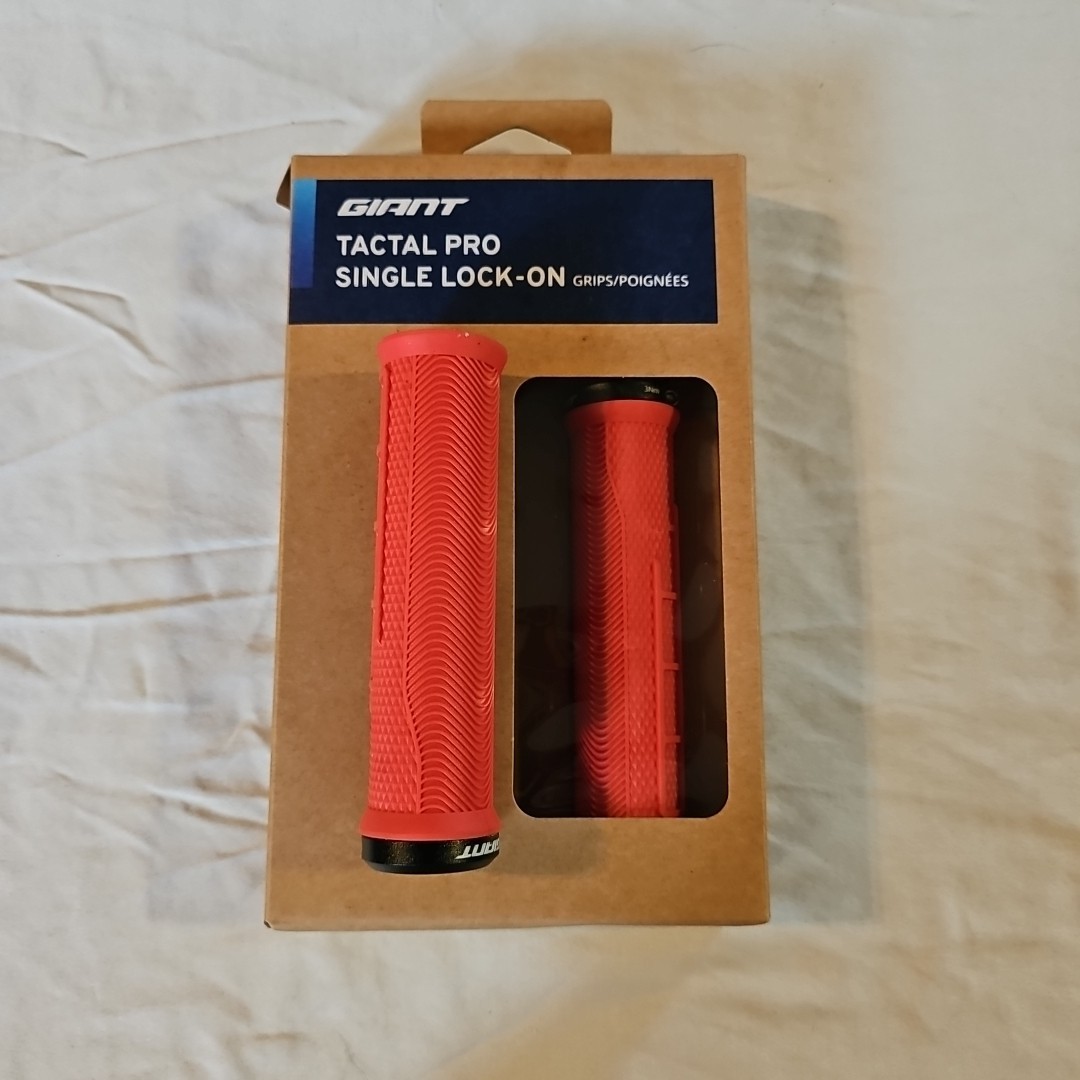 NIB Giant Tactal Pro Single Lock On Grips 132mm Wide on design 35 mm diameter