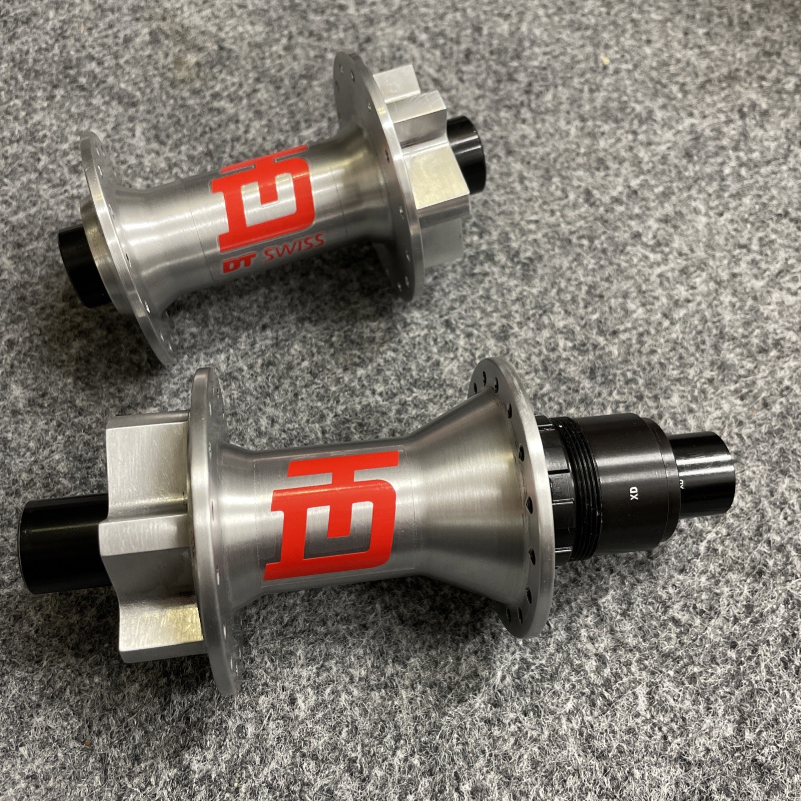 DT Swiss Boost 15×110 12×148 Sram XD Ratchet 6-Bolt Brushed Silver 370 Hub Set