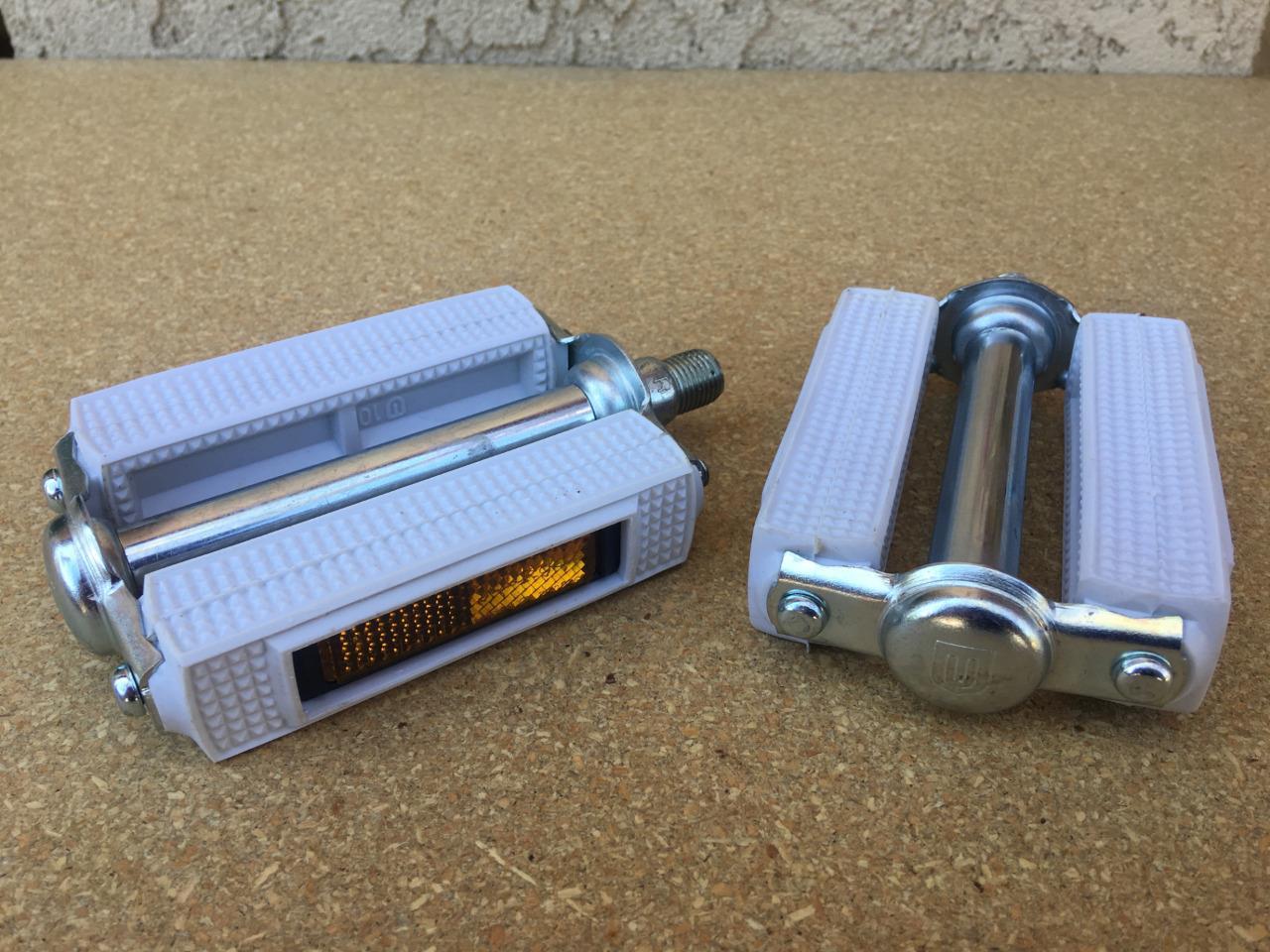 NEW 1/2″ Classic WHITE UNION BLOCK Pedals for 1-piece Cranks Schwinn Old School
