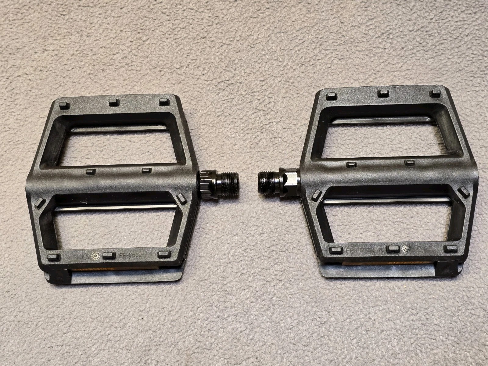 Bicycle Pedals Black Plastic Resin FP868ZU With Reflectors 9/16 Threaded